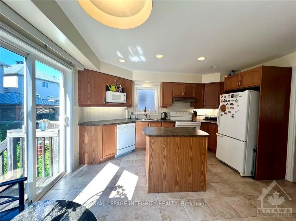 Photo 11 of 106 Cedar Valley Drive, Ottawa, Kanata - Bridlewood — HOMEH