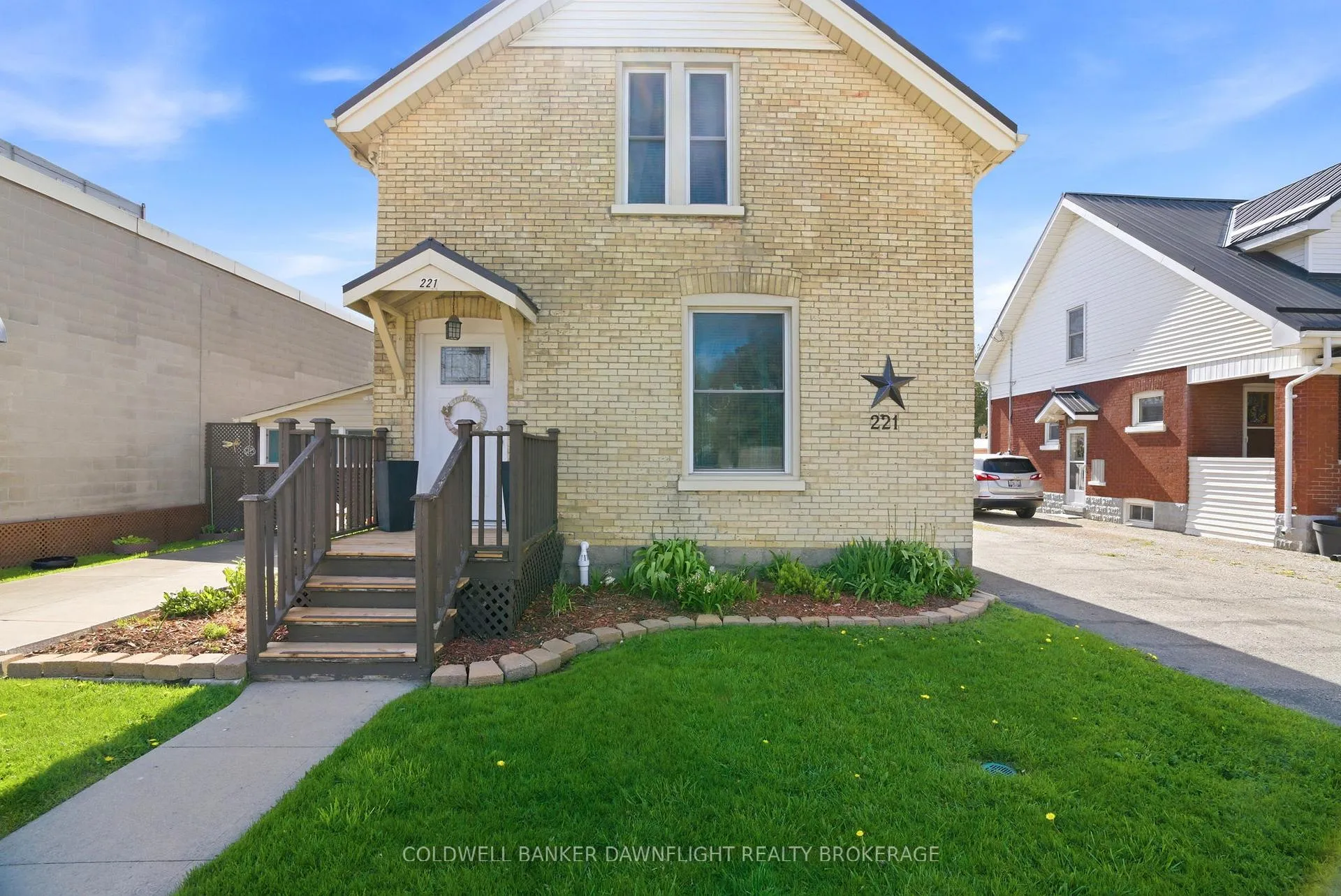 Photo 5 of 221 Main Street S, South Huron, Exeter — HOMEH