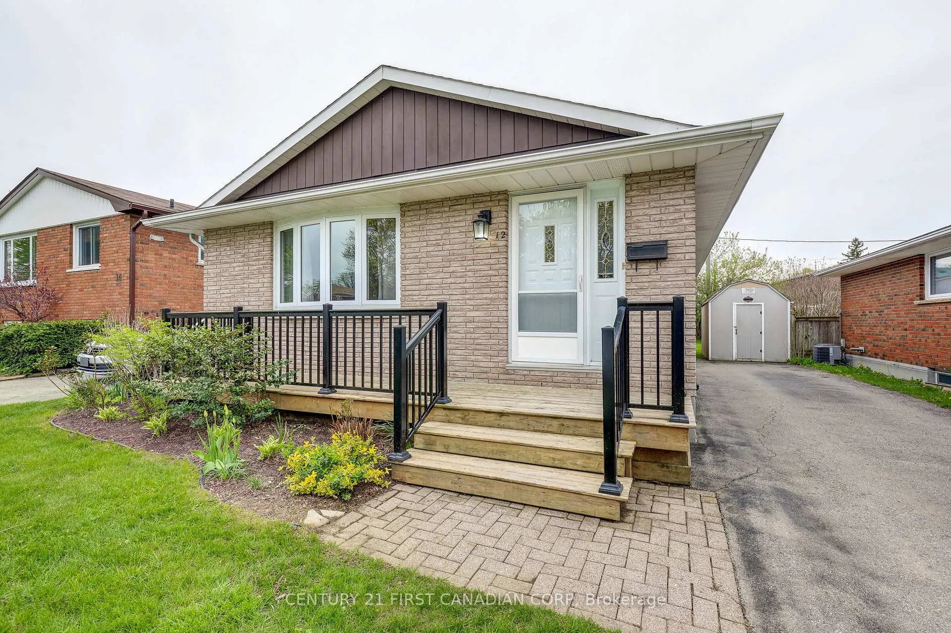 Photo 3 of 12 Rosemount Crescent, St. Thomas — HOMEH