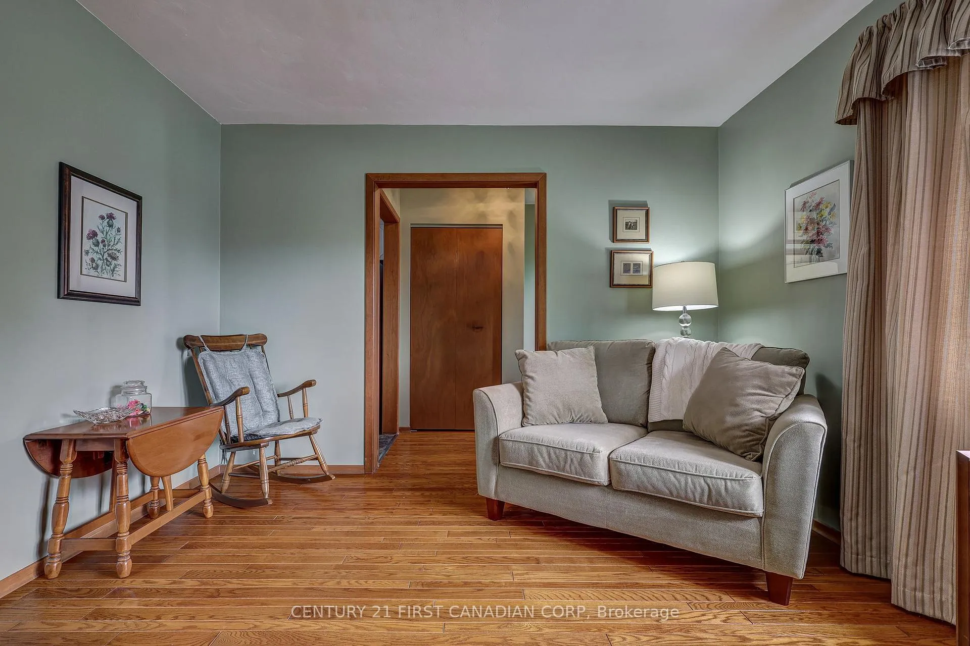 Photo 5 of 12 Rosemount Crescent, St. Thomas — HOMEH