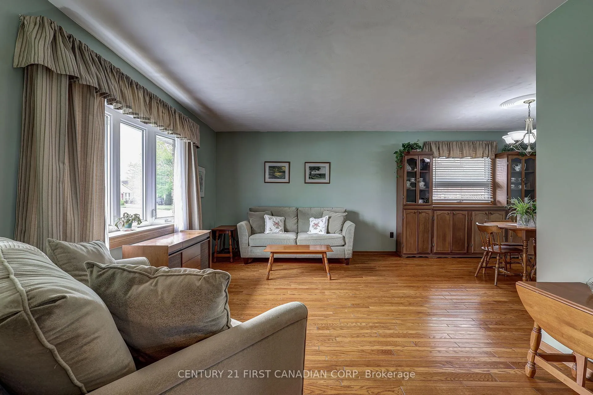 Photo 6 of 12 Rosemount Crescent, St. Thomas — HOMEH