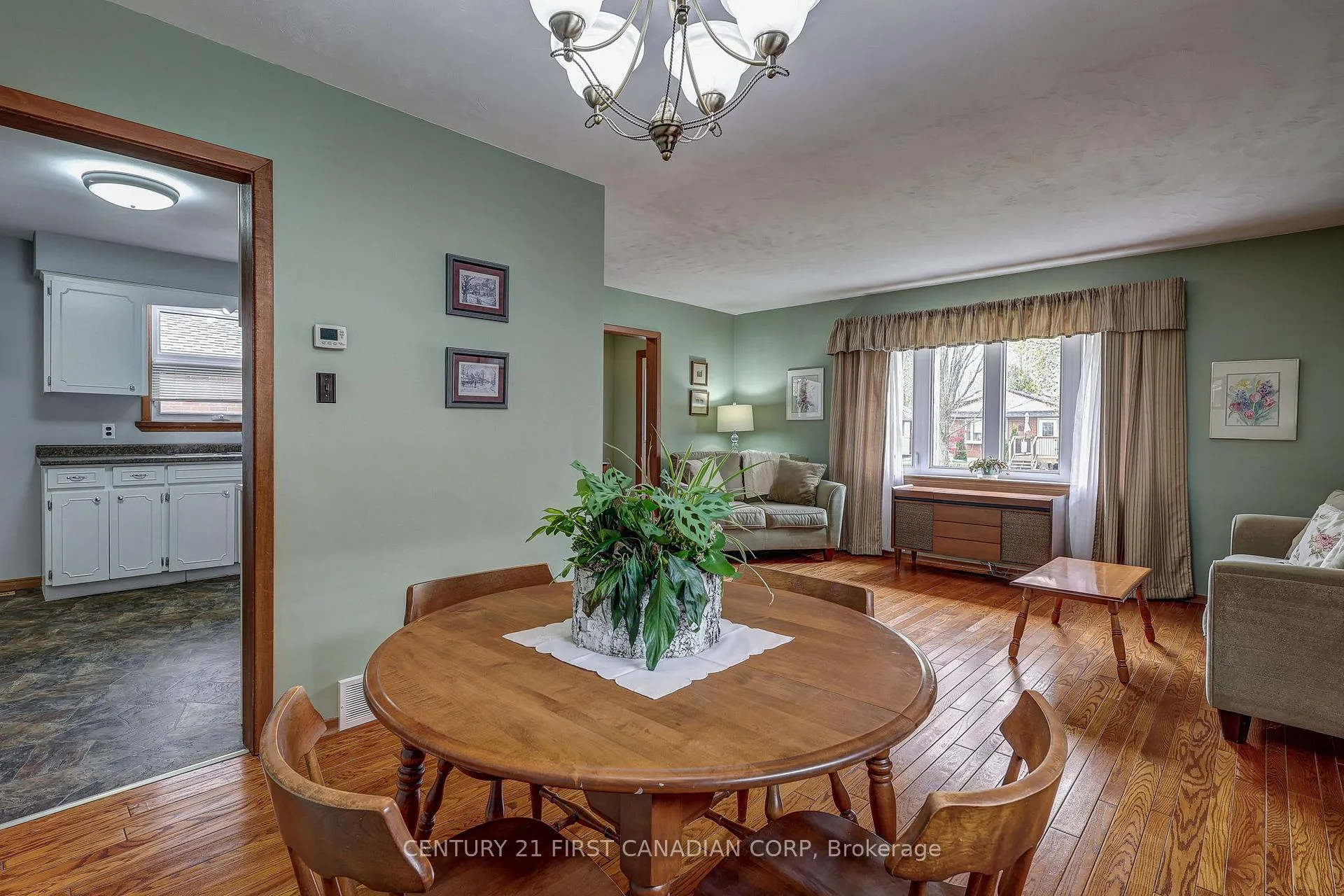 Photo 12 of 12 Rosemount Crescent, St. Thomas — HOMEH