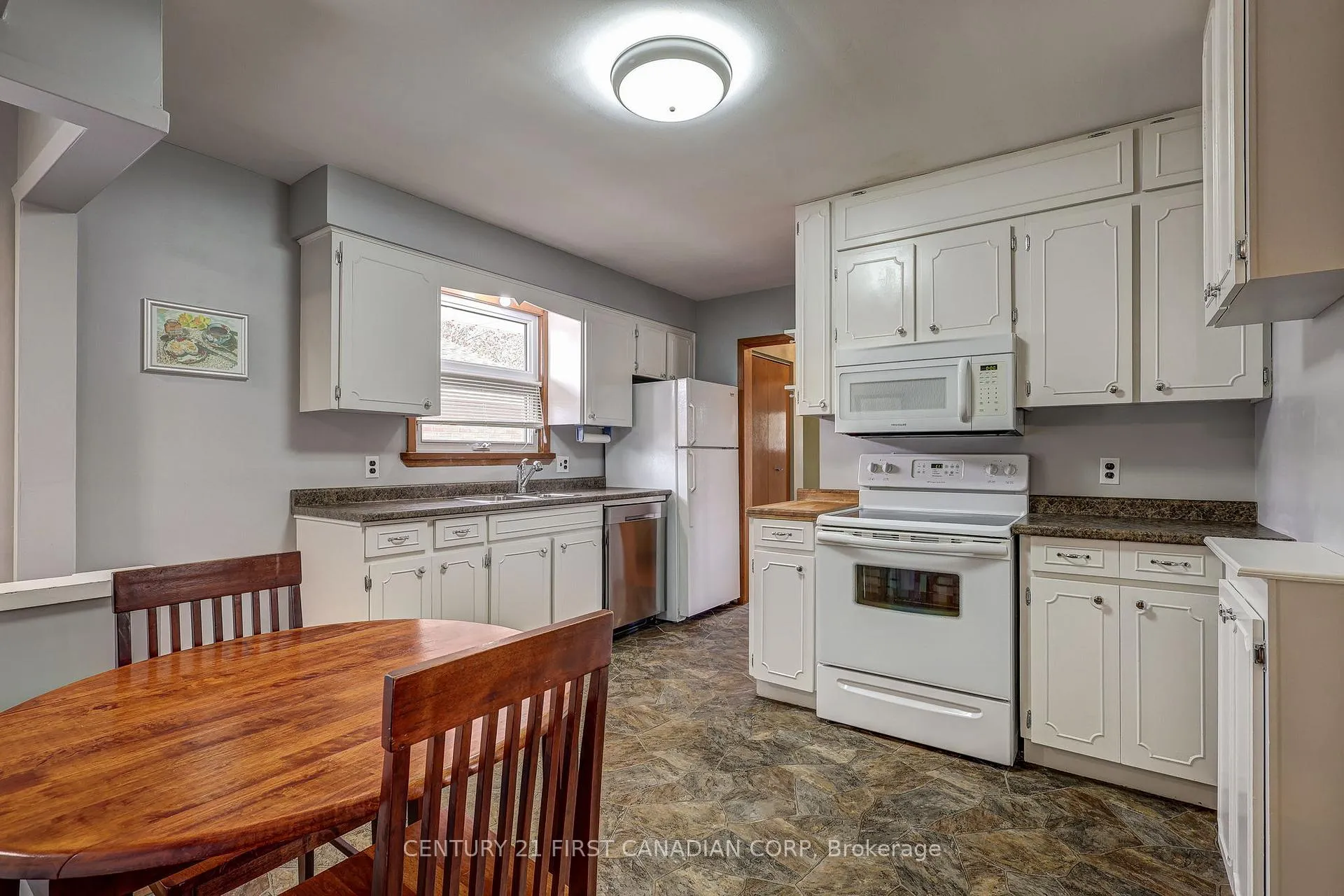 Photo 17 of 12 Rosemount Crescent, St. Thomas — HOMEH