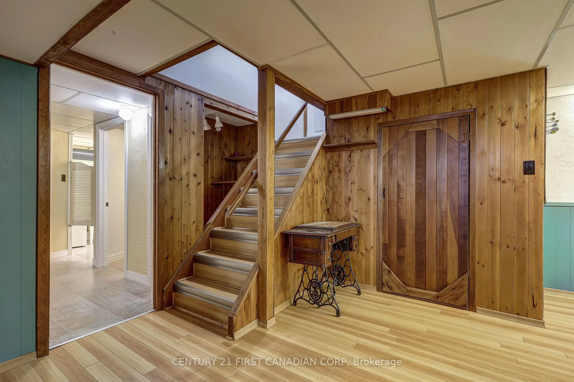 Photo 26 of 12 Rosemount Crescent, St. Thomas — HOMEH