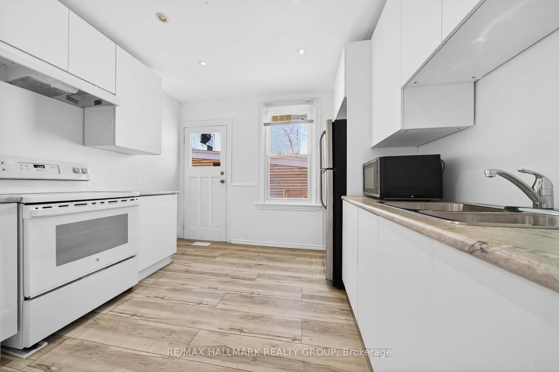 Photo 16 of 423 Arlington Avenue, Ottawa, West Centre Town — HOMEH