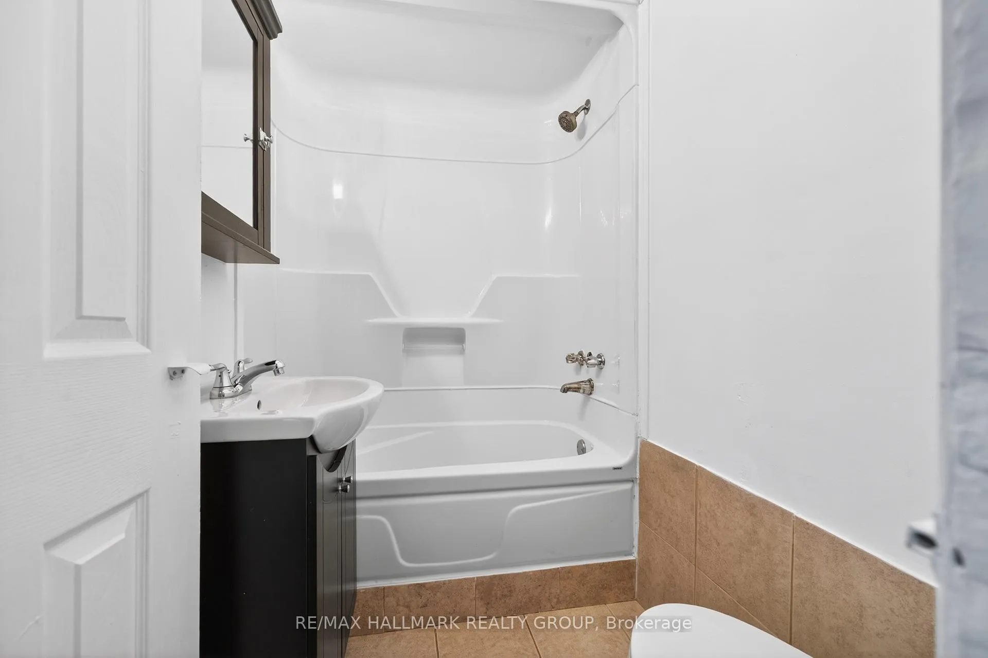 Photo 32 of 423 Arlington Avenue, Ottawa, West Centre Town — HOMEH