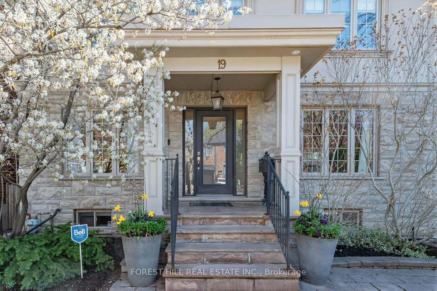 Photo 3 of 19 Menin Road, Toronto, Humewood-Cedarvale — HOMEH