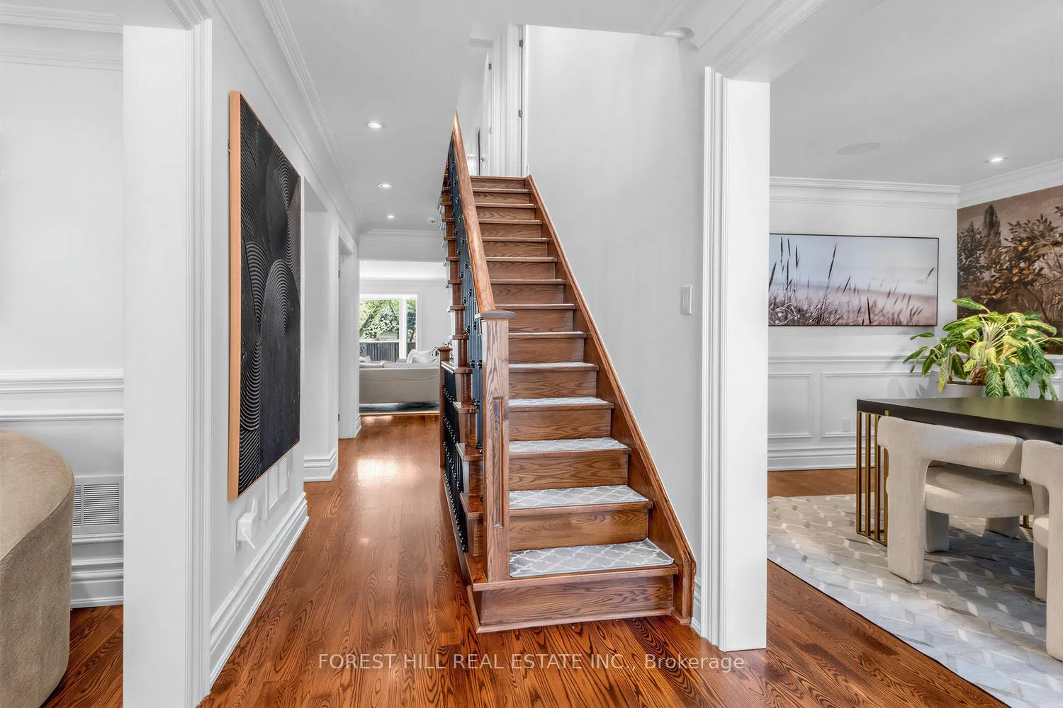 Photo 5 of 19 Menin Road, Toronto, Humewood-Cedarvale — HOMEH