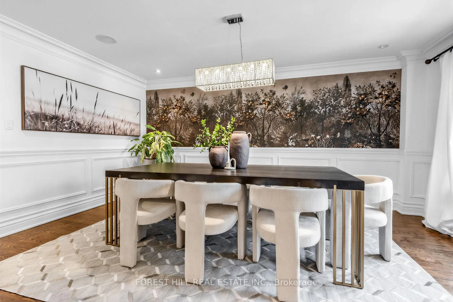 Photo 8 of 19 Menin Road, Toronto, Humewood-Cedarvale — HOMEH