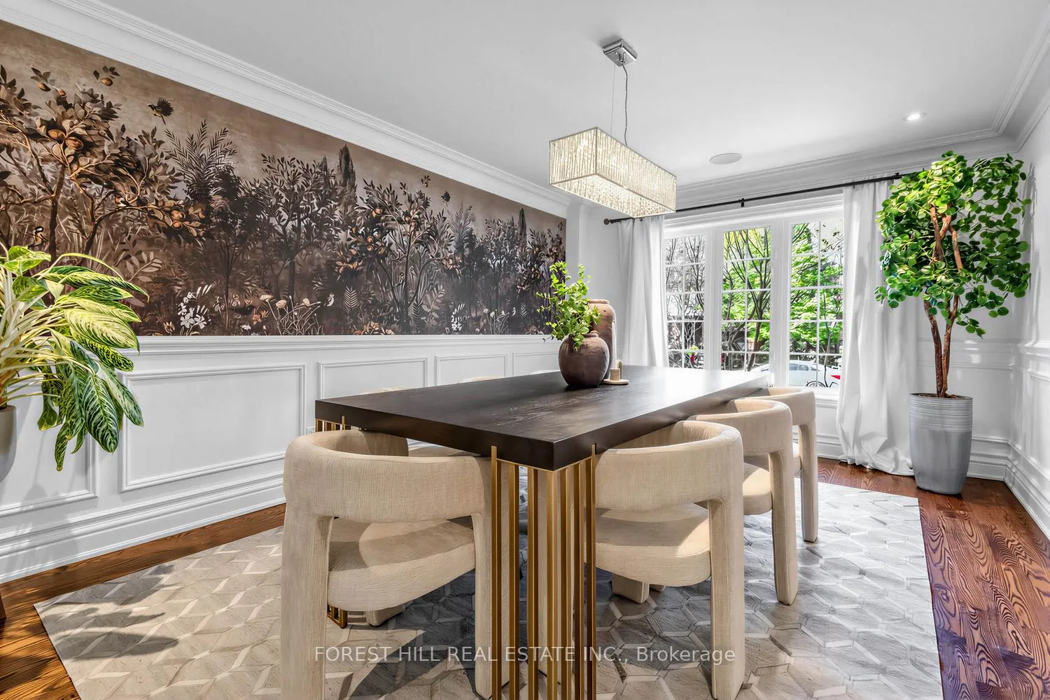 Photo 9 of 19 Menin Road, Toronto, Humewood-Cedarvale — HOMEH
