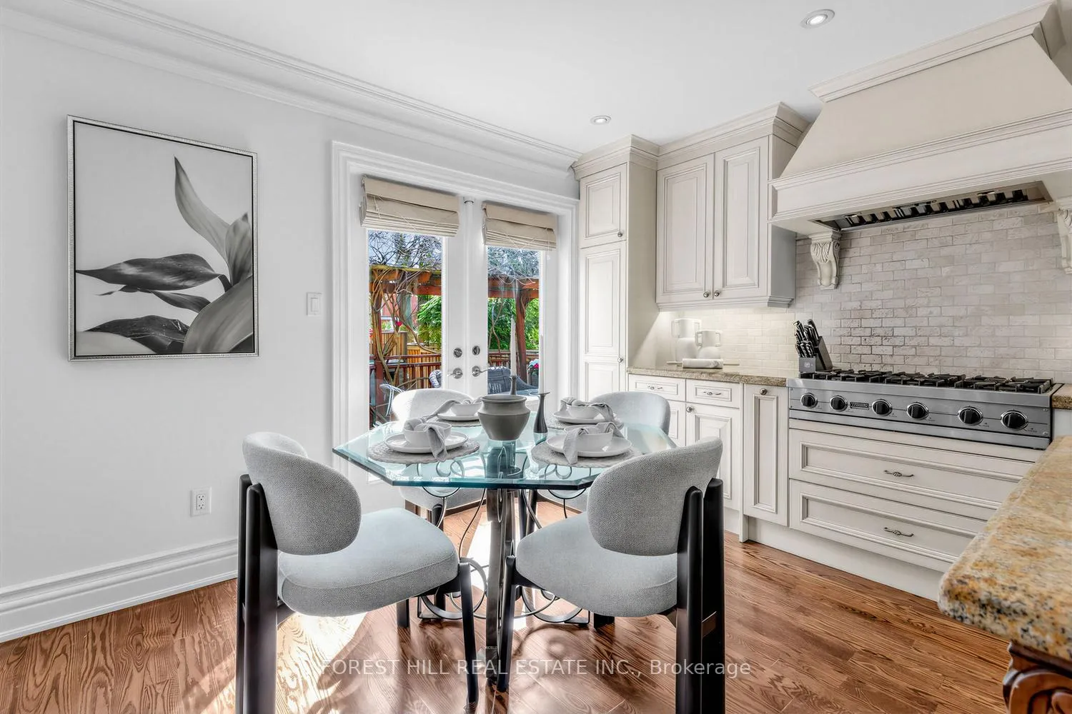 Photo 10 of 19 Menin Road, Toronto, Humewood-Cedarvale — HOMEH