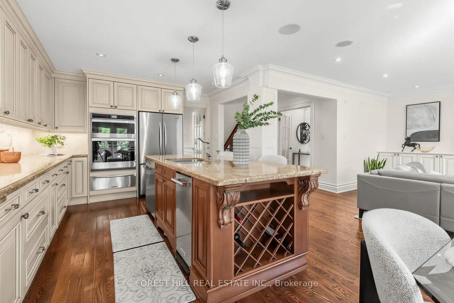 Photo 12 of 19 Menin Road, Toronto, Humewood-Cedarvale — HOMEH