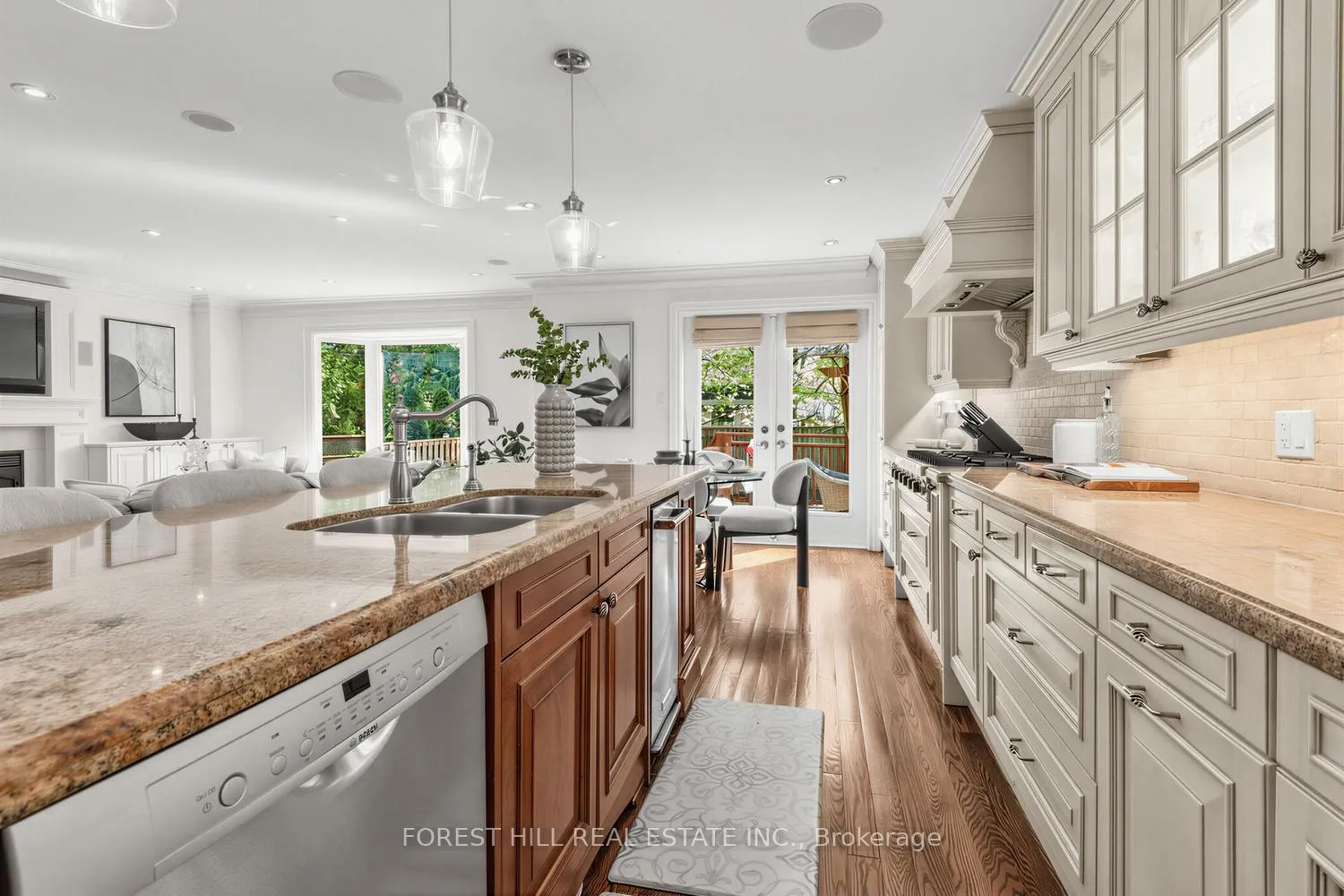 Photo 13 of 19 Menin Road, Toronto, Humewood-Cedarvale — HOMEH
