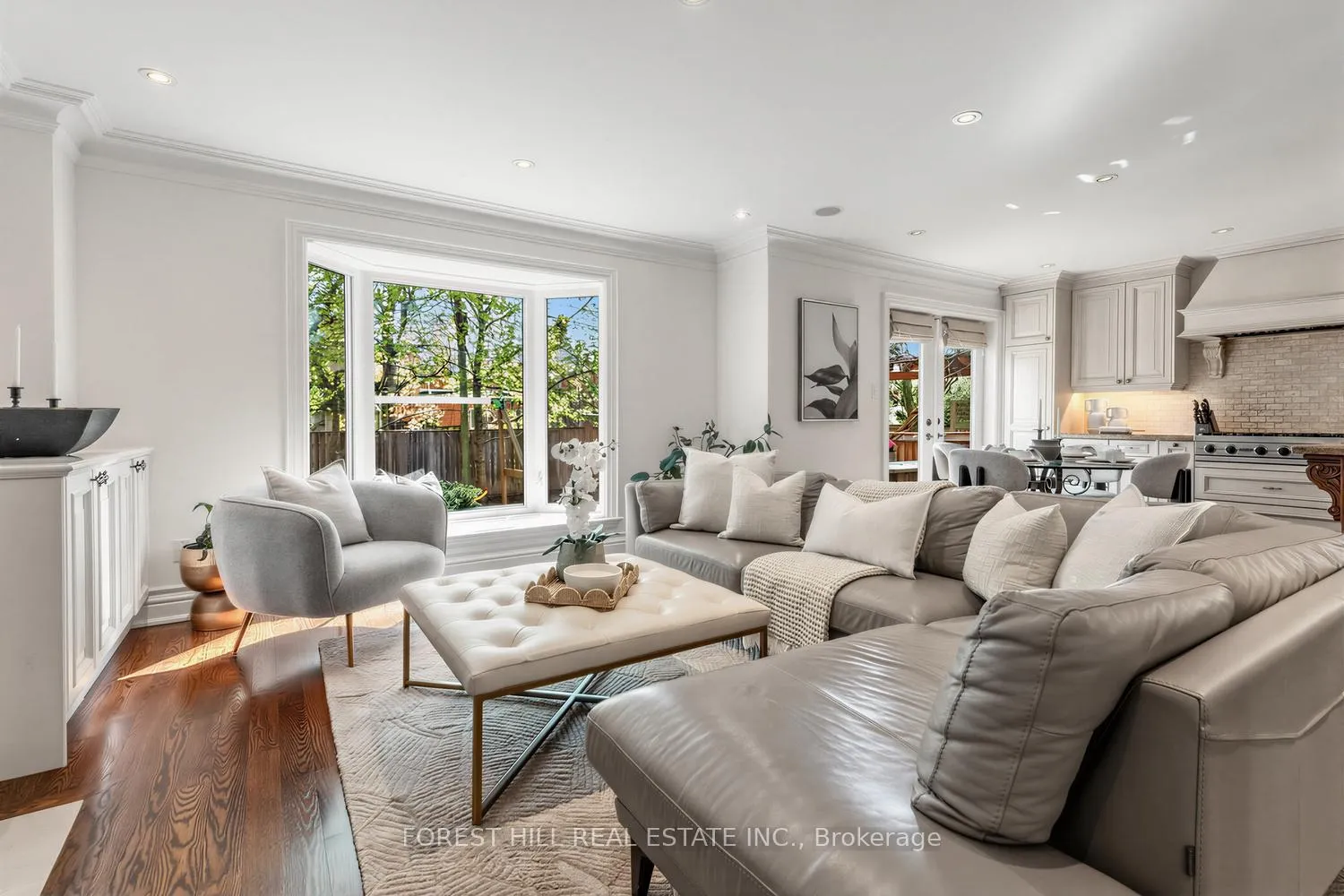 Photo 17 of 19 Menin Road, Toronto, Humewood-Cedarvale — HOMEH