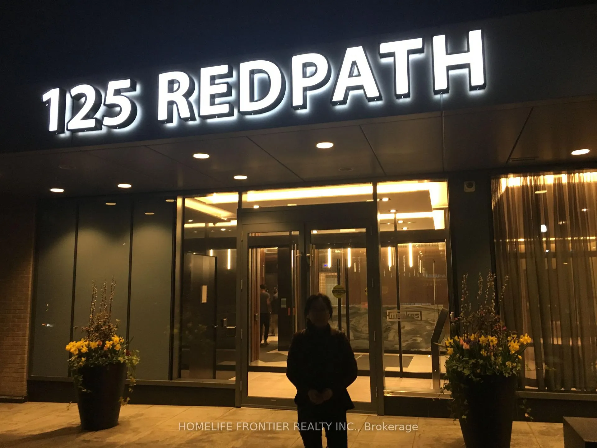 Photo 2 of Unit 301, 125 Redpath Avenue, Toronto, Mount Pleasant West — HOMEH