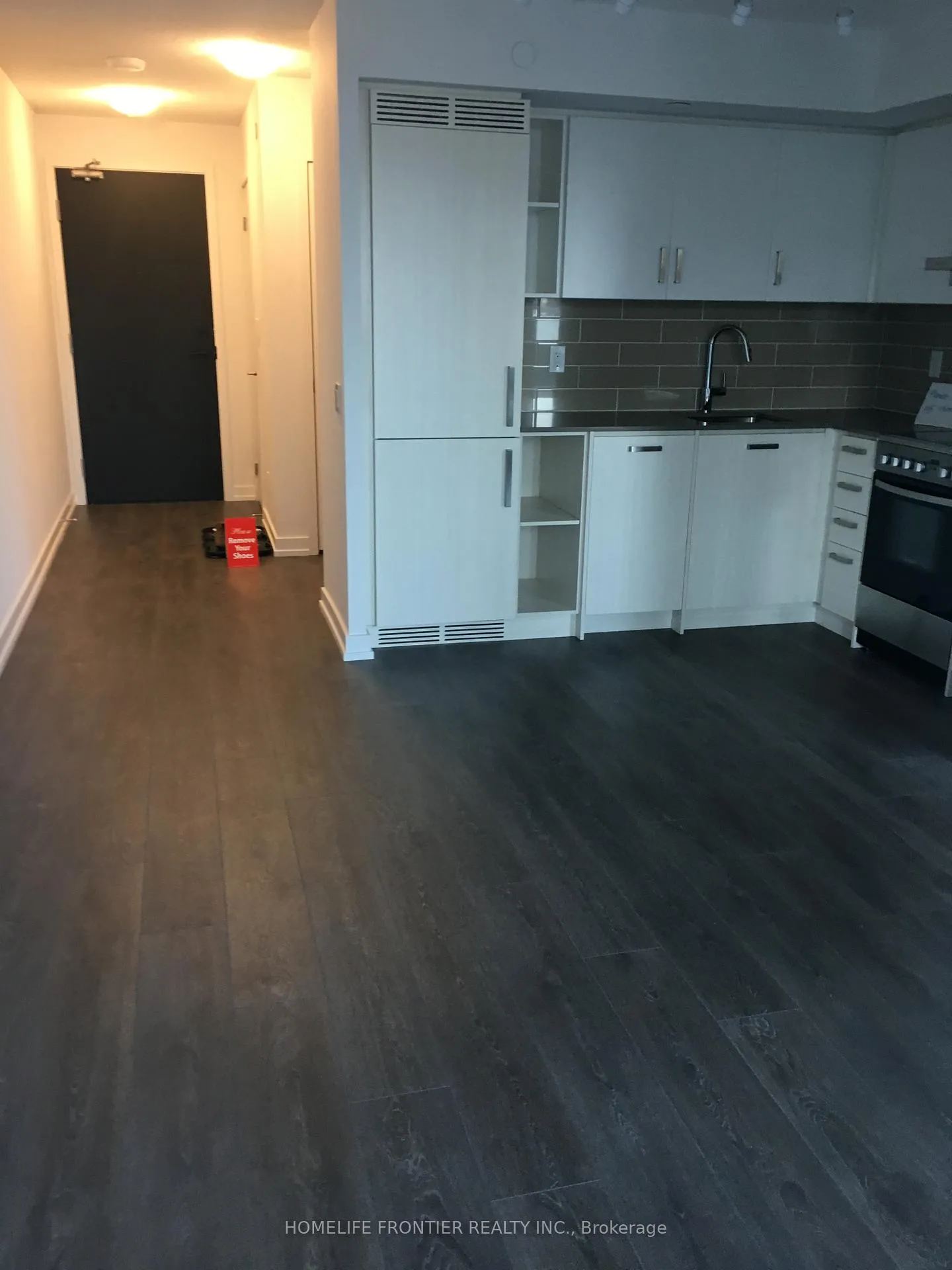 Photo 4 of Unit 301, 125 Redpath Avenue, Toronto, Mount Pleasant West — HOMEH