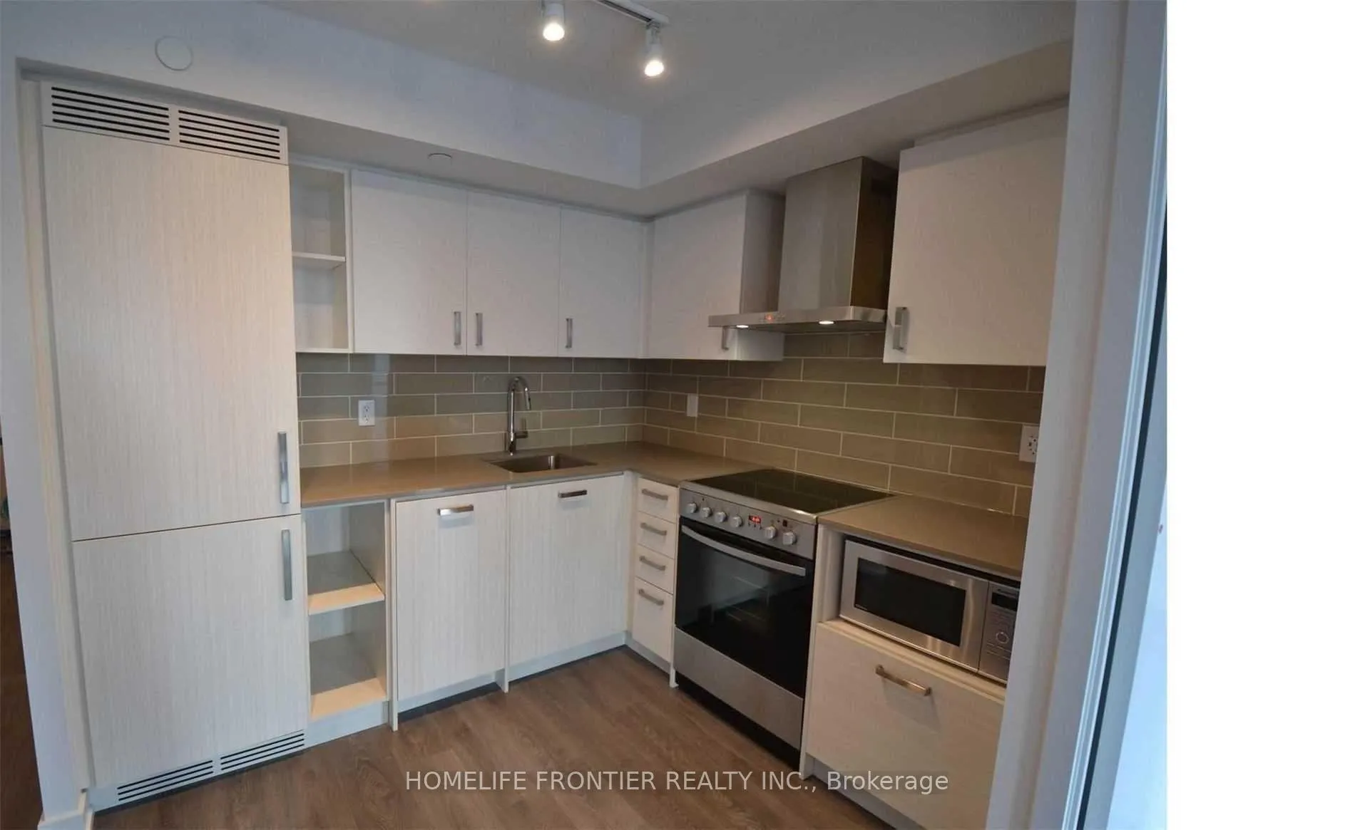 Photo 7 of Unit 301, 125 Redpath Avenue, Toronto, Mount Pleasant West — HOMEH