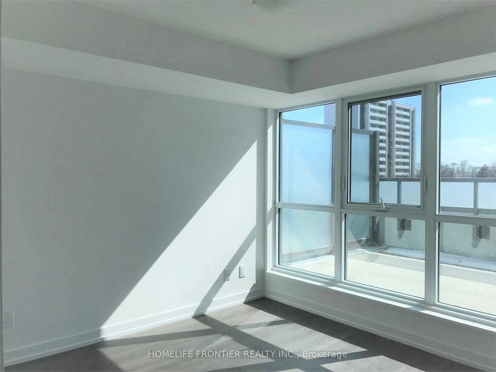 Photo 10 of Unit 301, 125 Redpath Avenue, Toronto, Mount Pleasant West — HOMEH