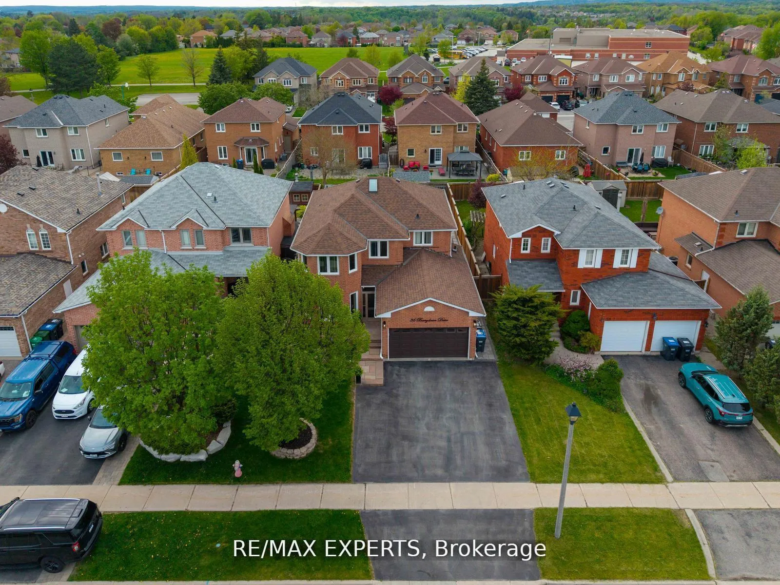 Photo 4 of 36 Berrydown Drive SE, Caledon, Bolton East — HOMEH