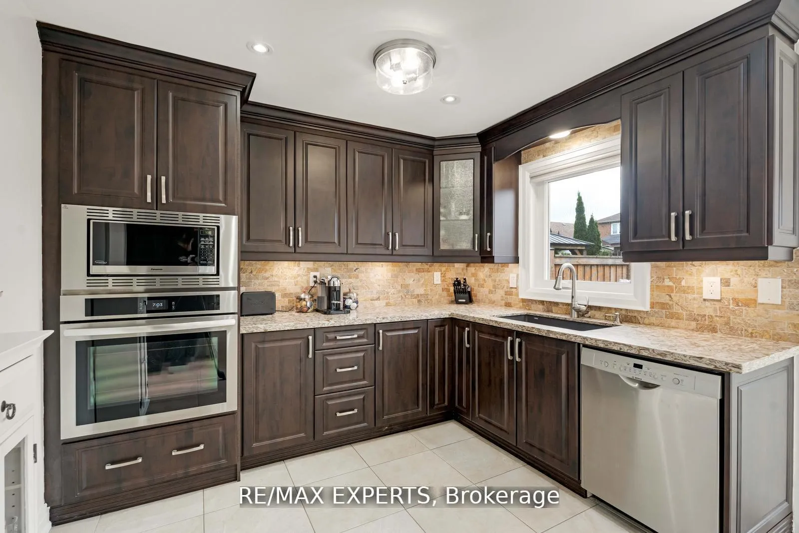 Photo 11 of 36 Berrydown Drive SE, Caledon, Bolton East — HOMEH