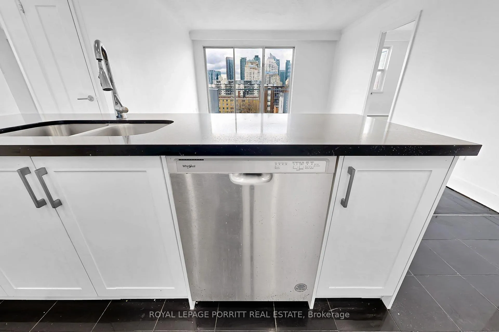 Photo 11 of Unit 56, 4 Superior Avenue, Etobicoke, Mimico — HOMEH