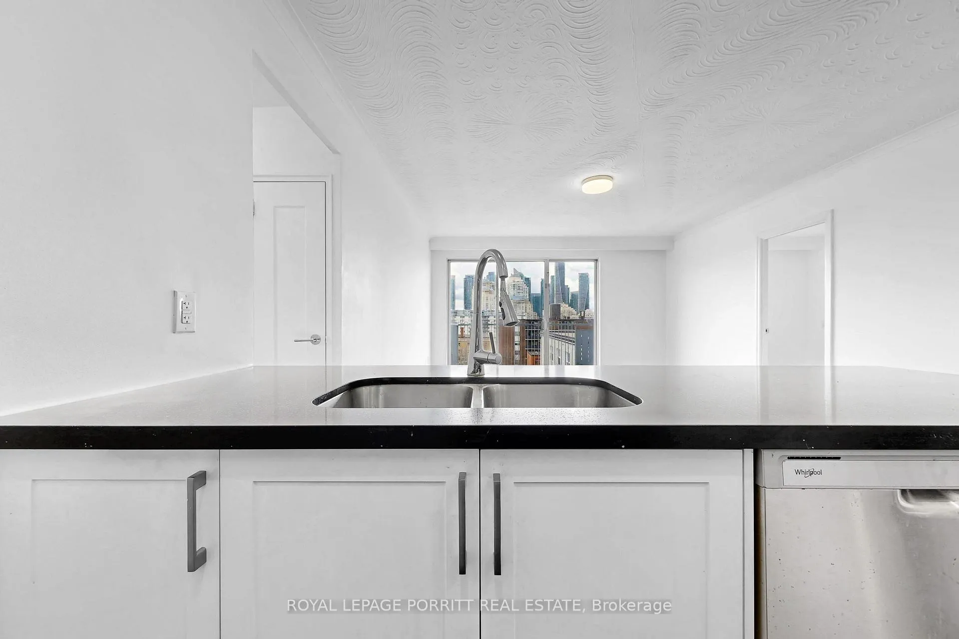 Photo 12 of Unit 56, 4 Superior Avenue, Etobicoke, Mimico — HOMEH