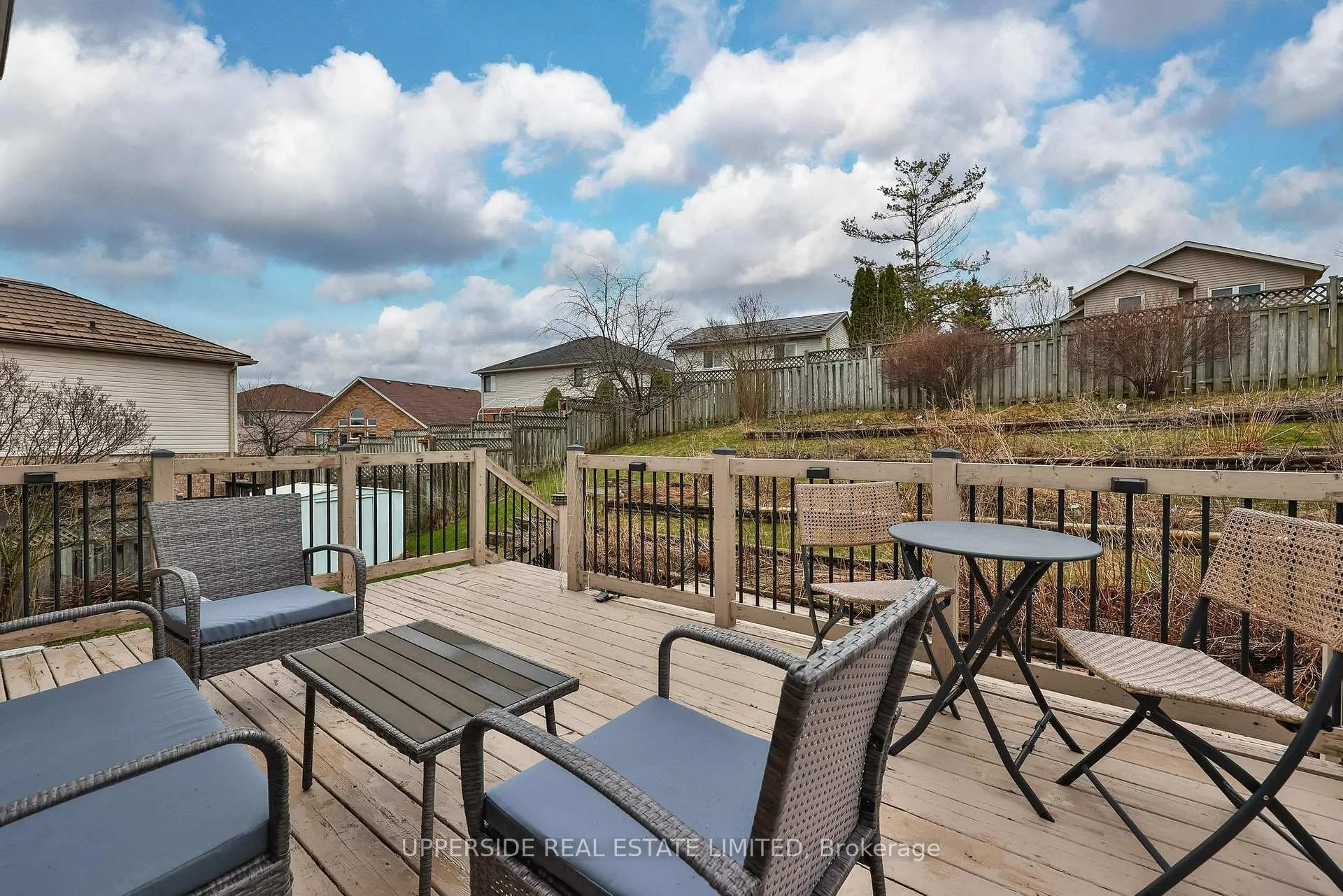 Photo 2 of 69 Abbeywood Crescent, Guelph, Willow West/Sugarbush/West Acres — HOMEH