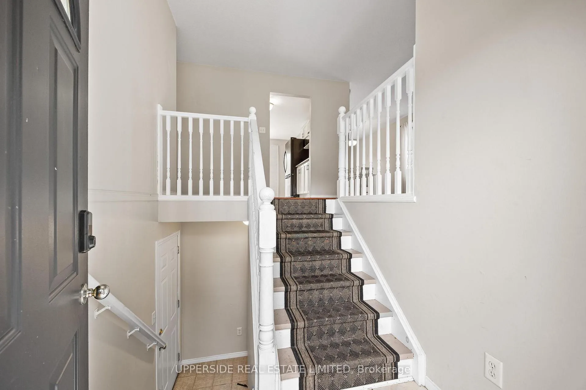 Photo 3 of 69 Abbeywood Crescent, Guelph, Willow West/Sugarbush/West Acres — HOMEH