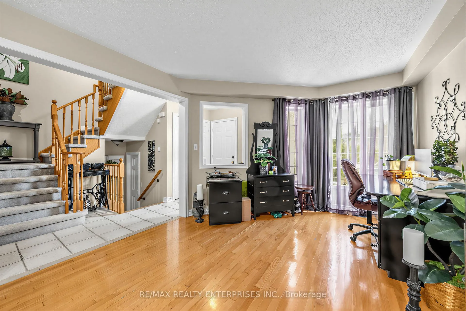 Photo 6 of 20 Mcclure Court, Halton Hills, Georgetown — HOMEH