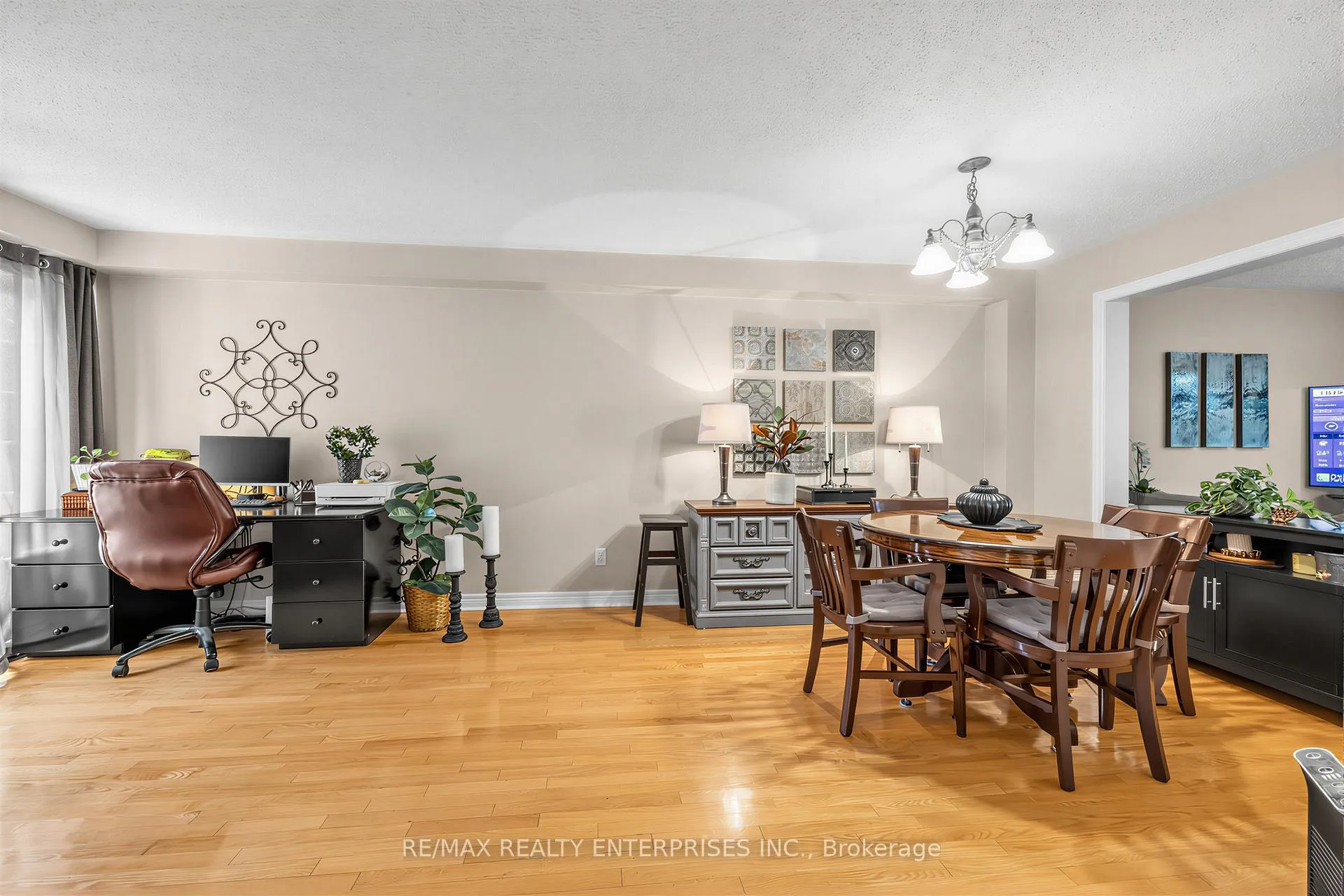 Photo 7 of 20 Mcclure Court, Halton Hills, Georgetown — HOMEH