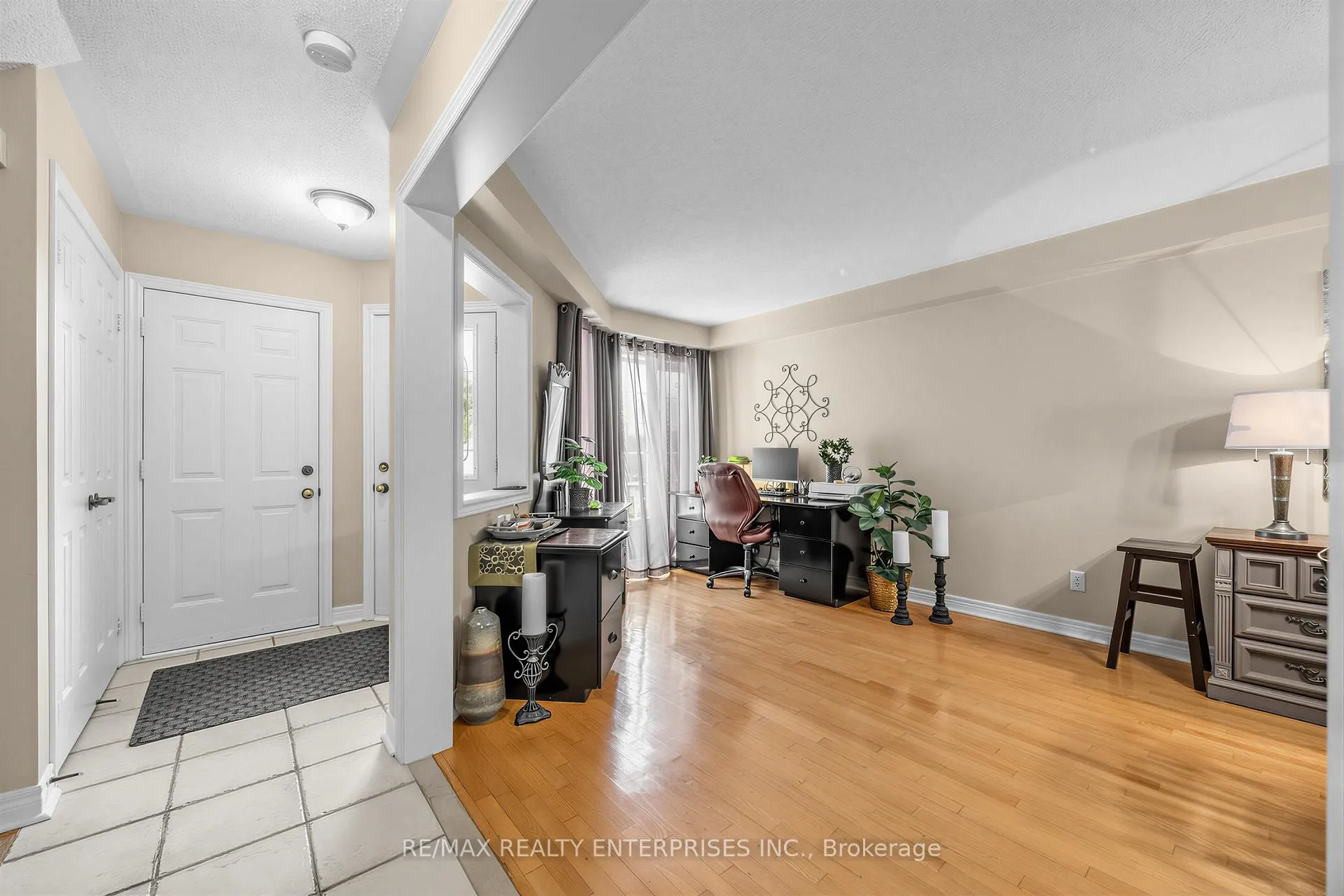 Photo 10 of 20 Mcclure Court, Halton Hills, Georgetown — HOMEH
