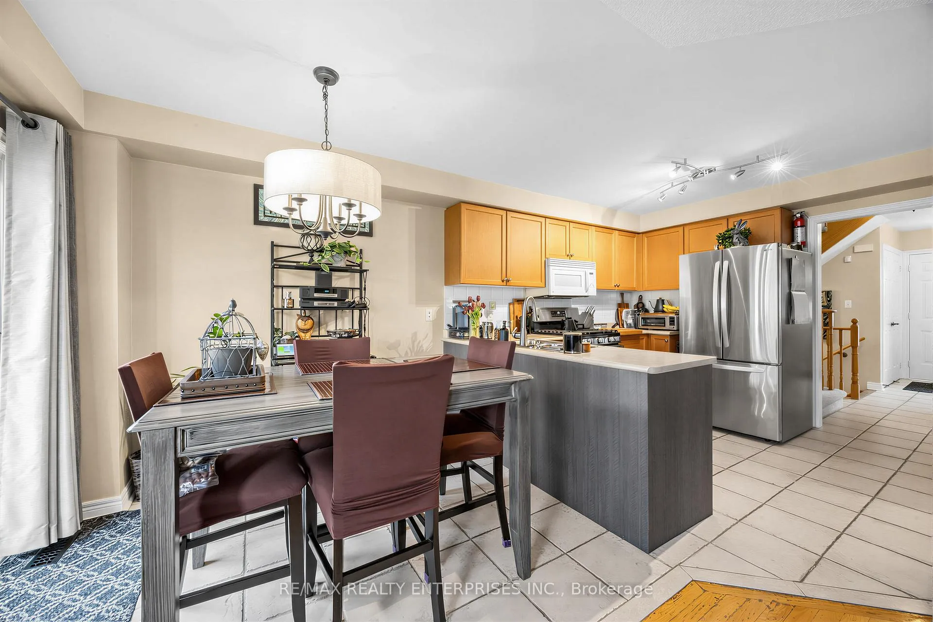 Photo 14 of 20 Mcclure Court, Halton Hills, Georgetown — HOMEH