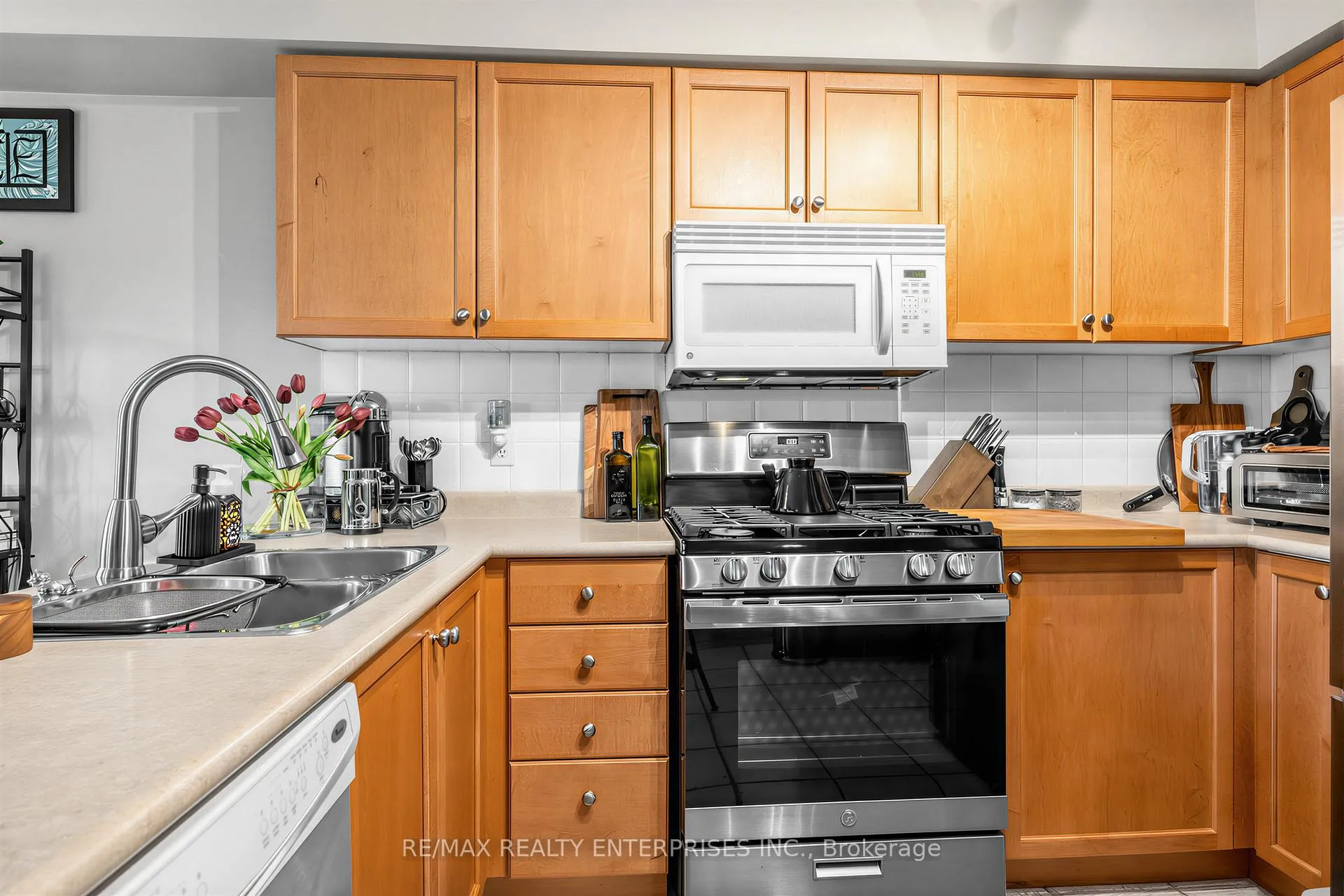 Photo 18 of 20 Mcclure Court, Halton Hills, Georgetown — HOMEH