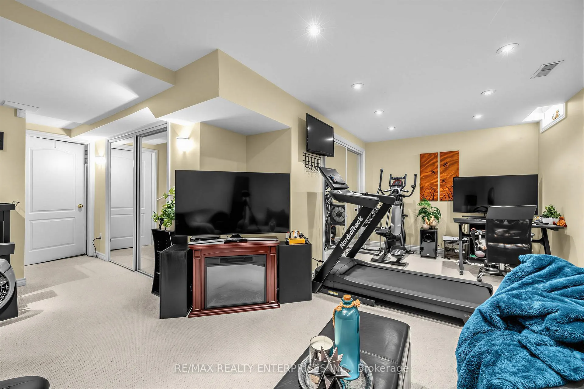 Photo 29 of 20 Mcclure Court, Halton Hills, Georgetown — HOMEH