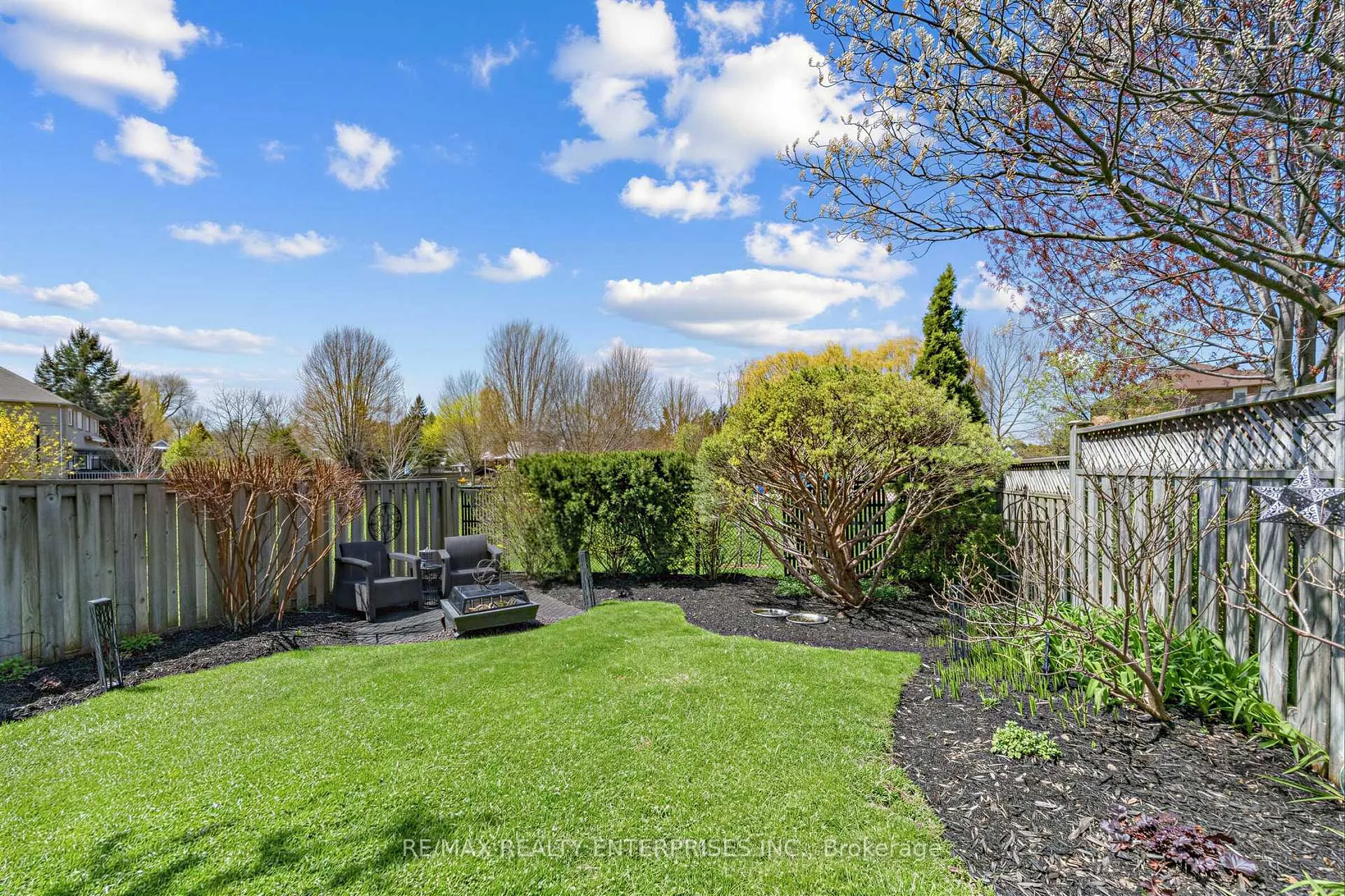 Photo 31 of 20 Mcclure Court, Halton Hills, Georgetown — HOMEH