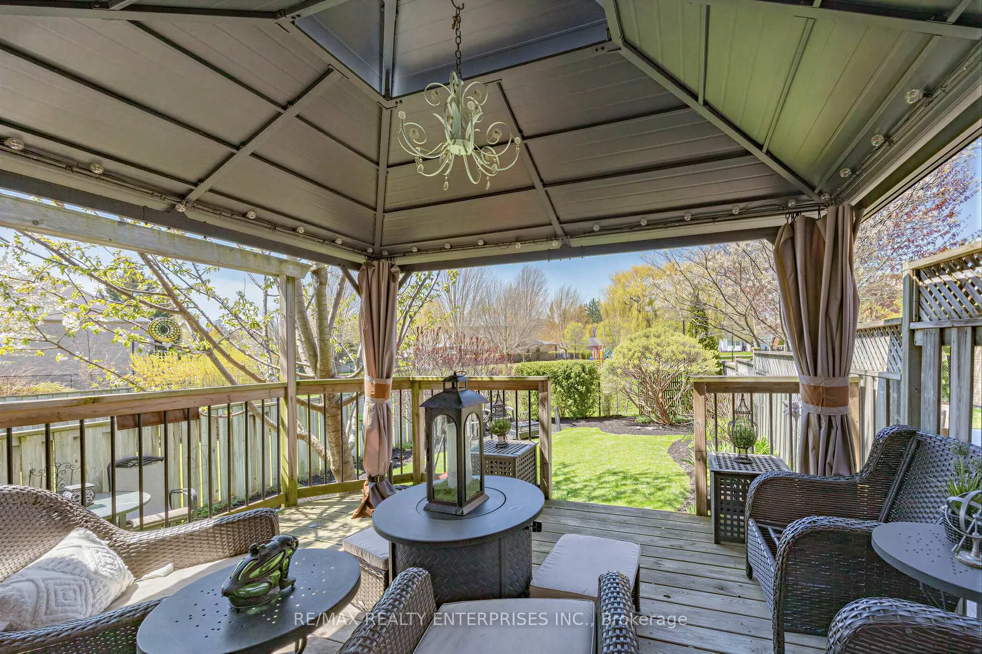 Photo 34 of 20 Mcclure Court, Halton Hills, Georgetown — HOMEH