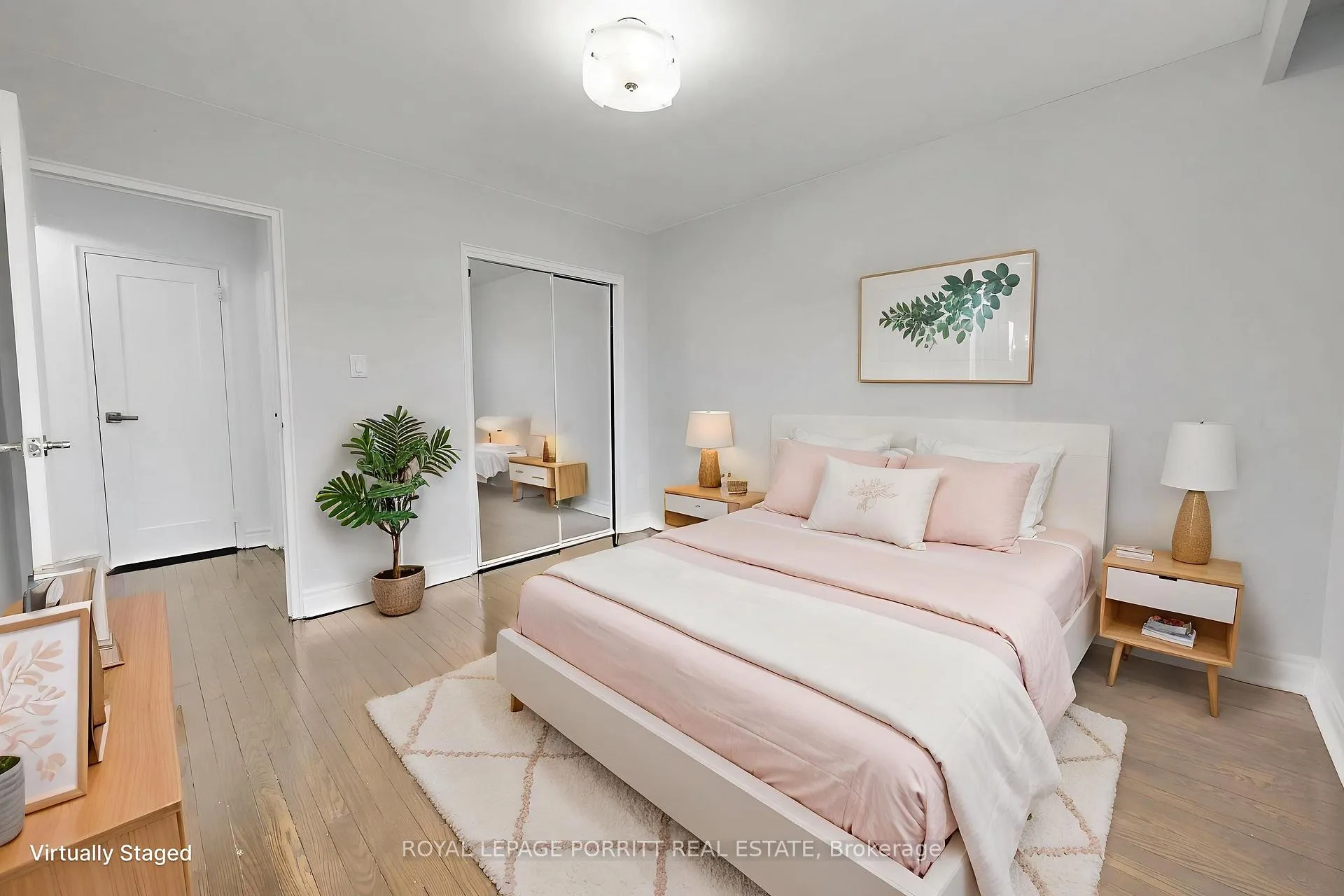 Photo 5 of Unit 5, 4 Superior Avenue, Etobicoke, Mimico — HOMEH