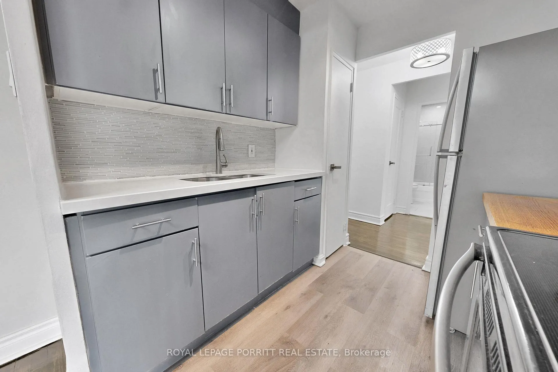 Photo 7 of Unit 5, 4 Superior Avenue, Etobicoke, Mimico — HOMEH