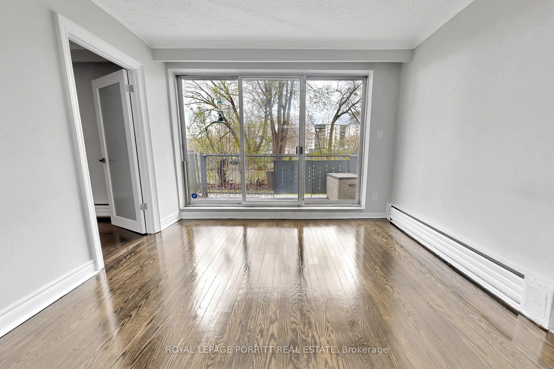 Photo 13 of Unit 5, 4 Superior Avenue, Etobicoke, Mimico — HOMEH