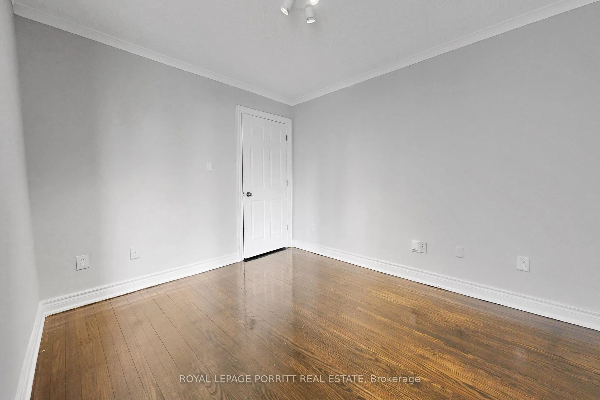 Photo 16 of Unit 5, 4 Superior Avenue, Etobicoke, Mimico — HOMEH