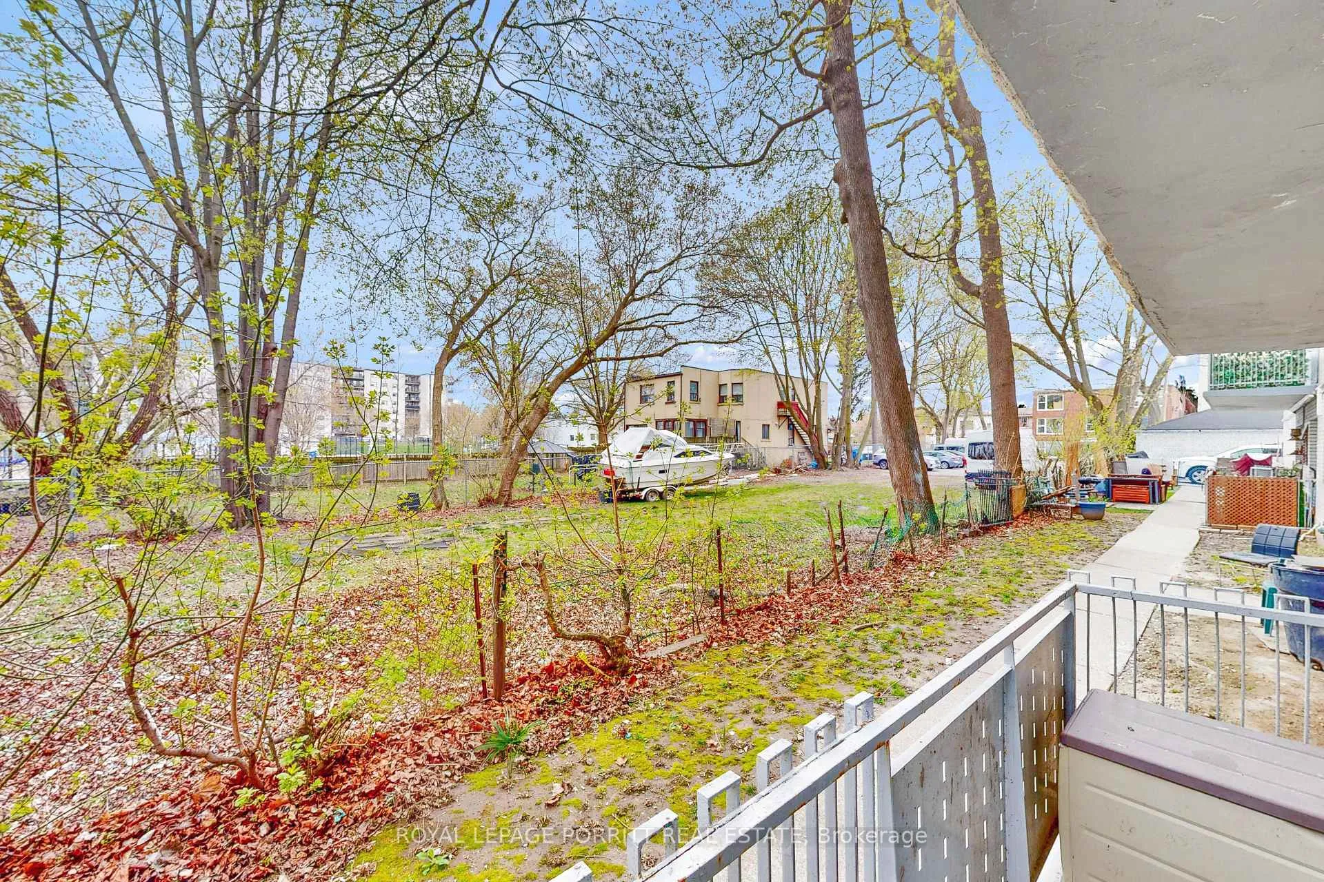Photo 24 of Unit 5, 4 Superior Avenue, Etobicoke, Mimico — HOMEH