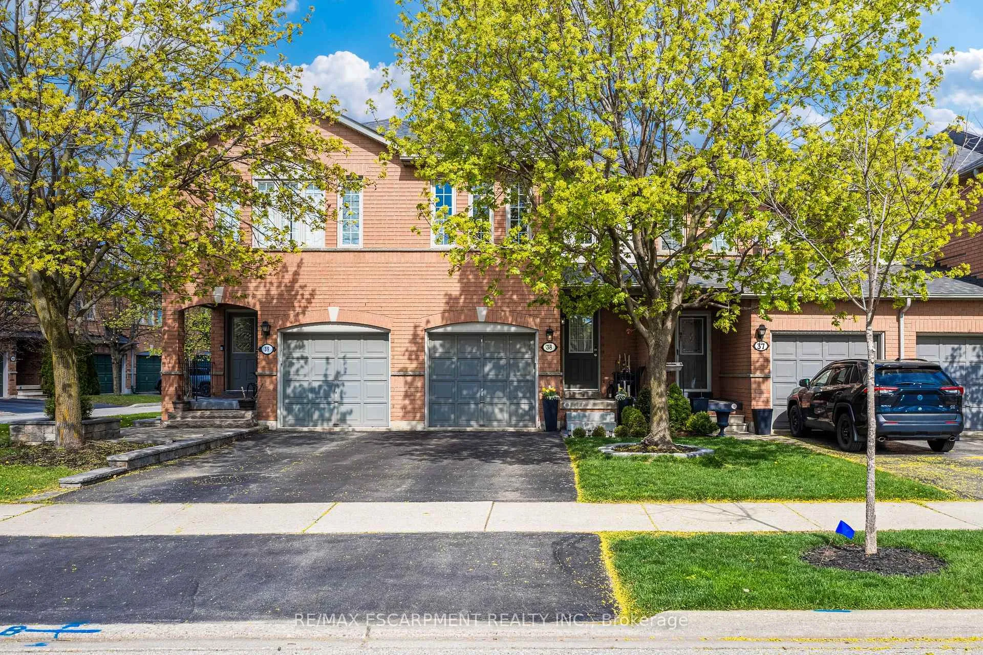 Photo 1 of Unit 38, 5555 Prince William Drive, Burlington, Appleby — HOMEH