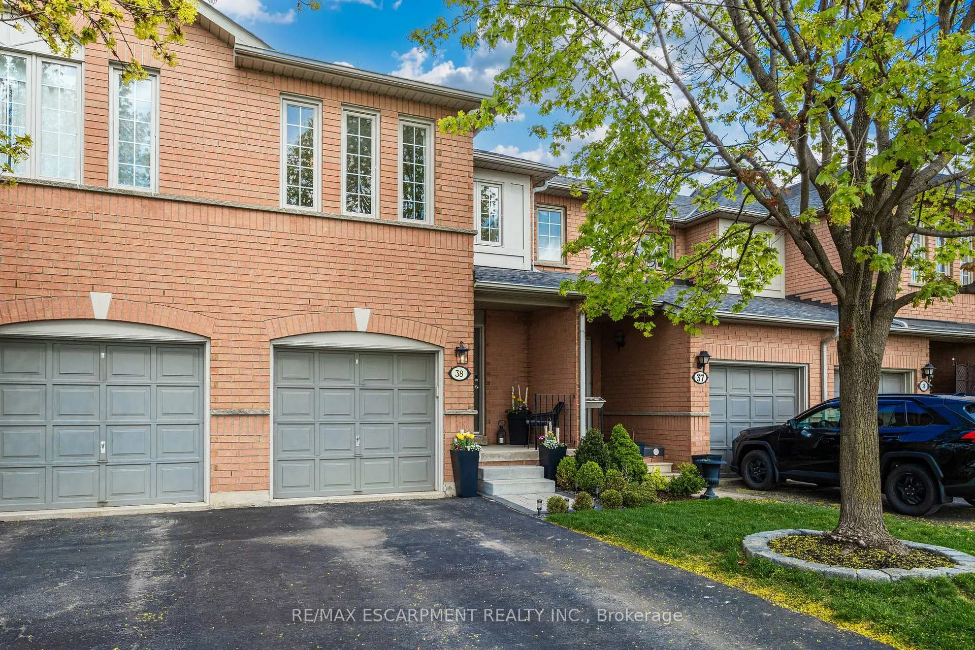 Photo 3 of Unit 38, 5555 Prince William Drive, Burlington, Appleby — HOMEH