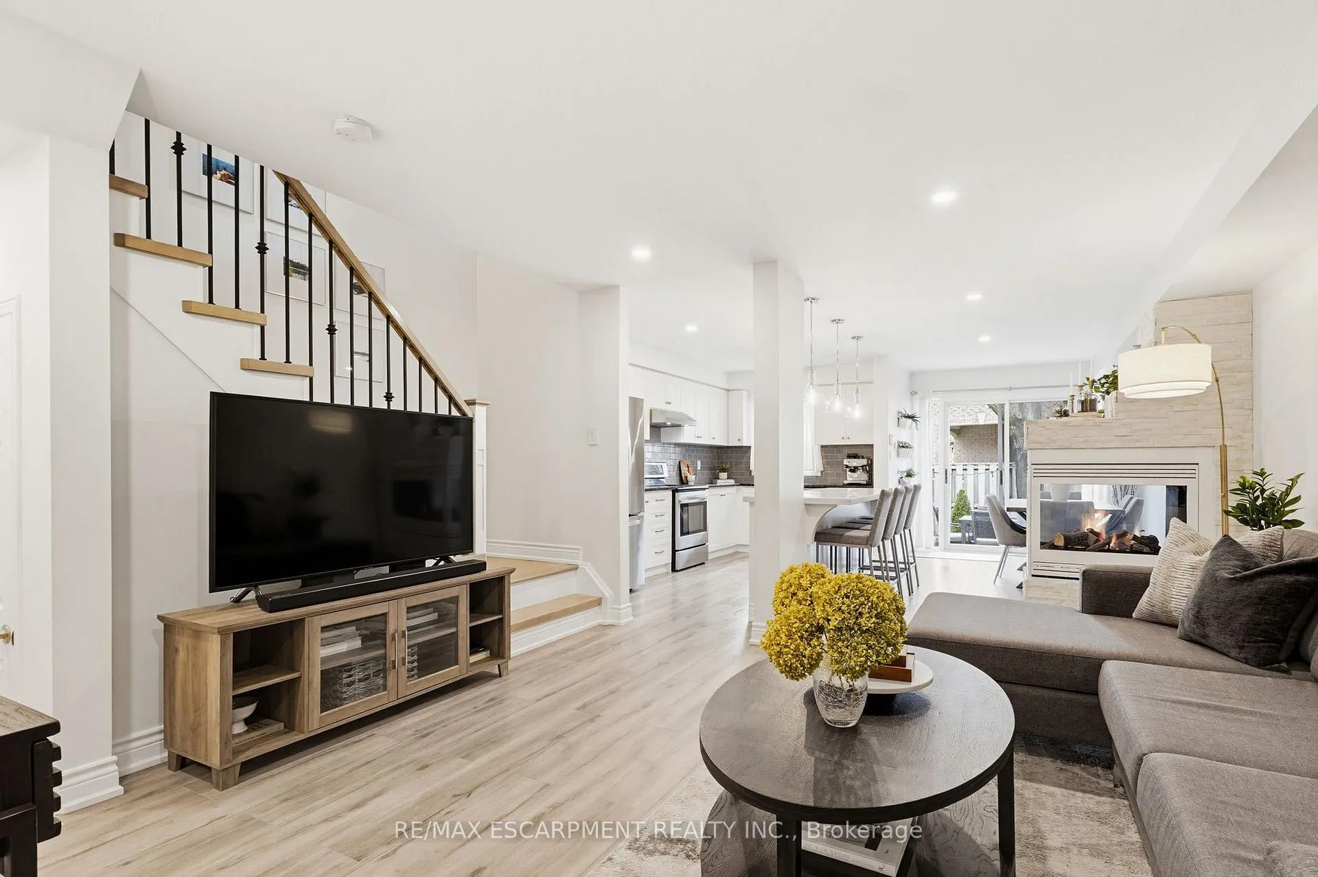 Photo 6 of Unit 38, 5555 Prince William Drive, Burlington, Appleby — HOMEH
