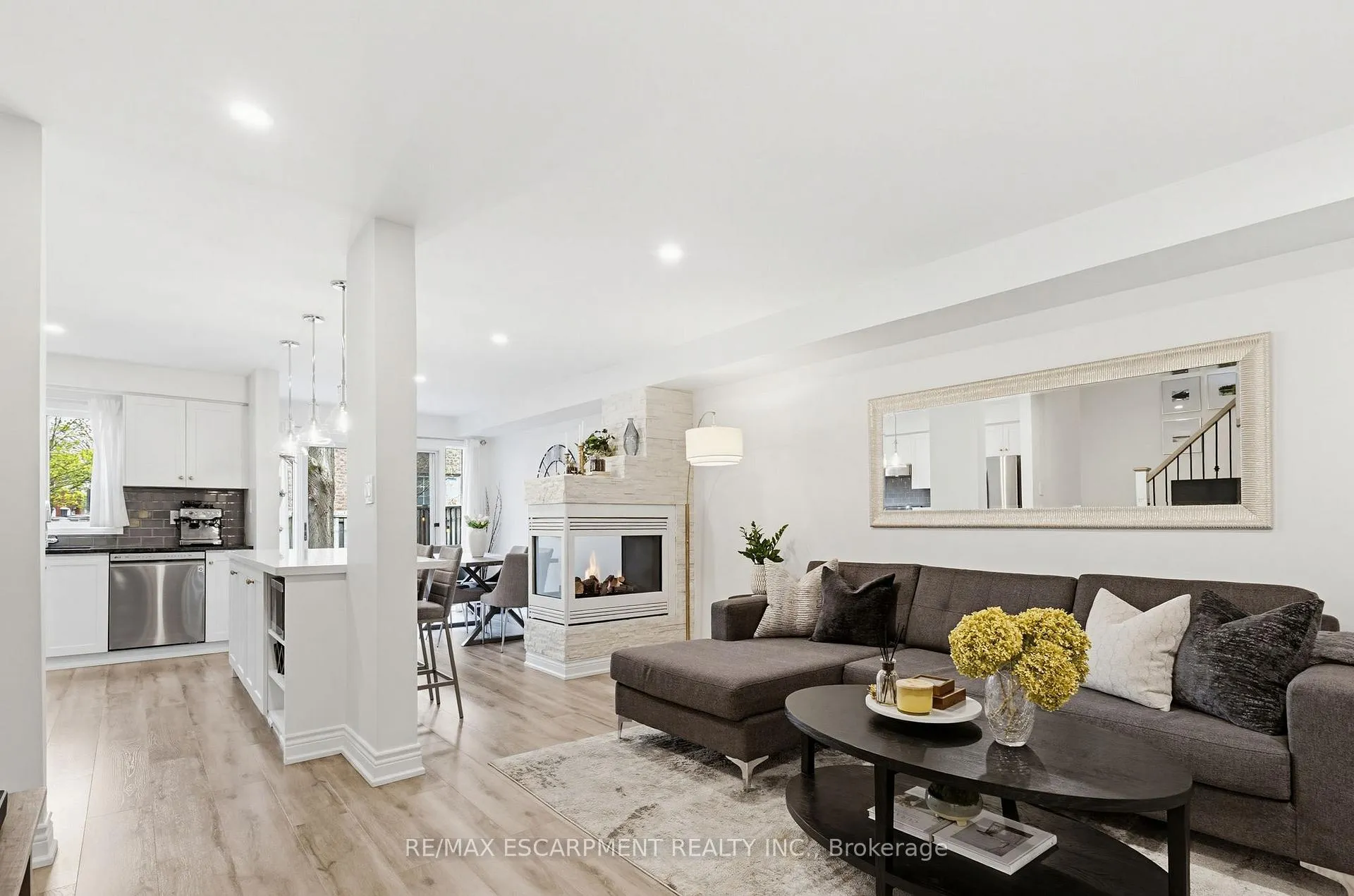 Photo 7 of Unit 38, 5555 Prince William Drive, Burlington, Appleby — HOMEH