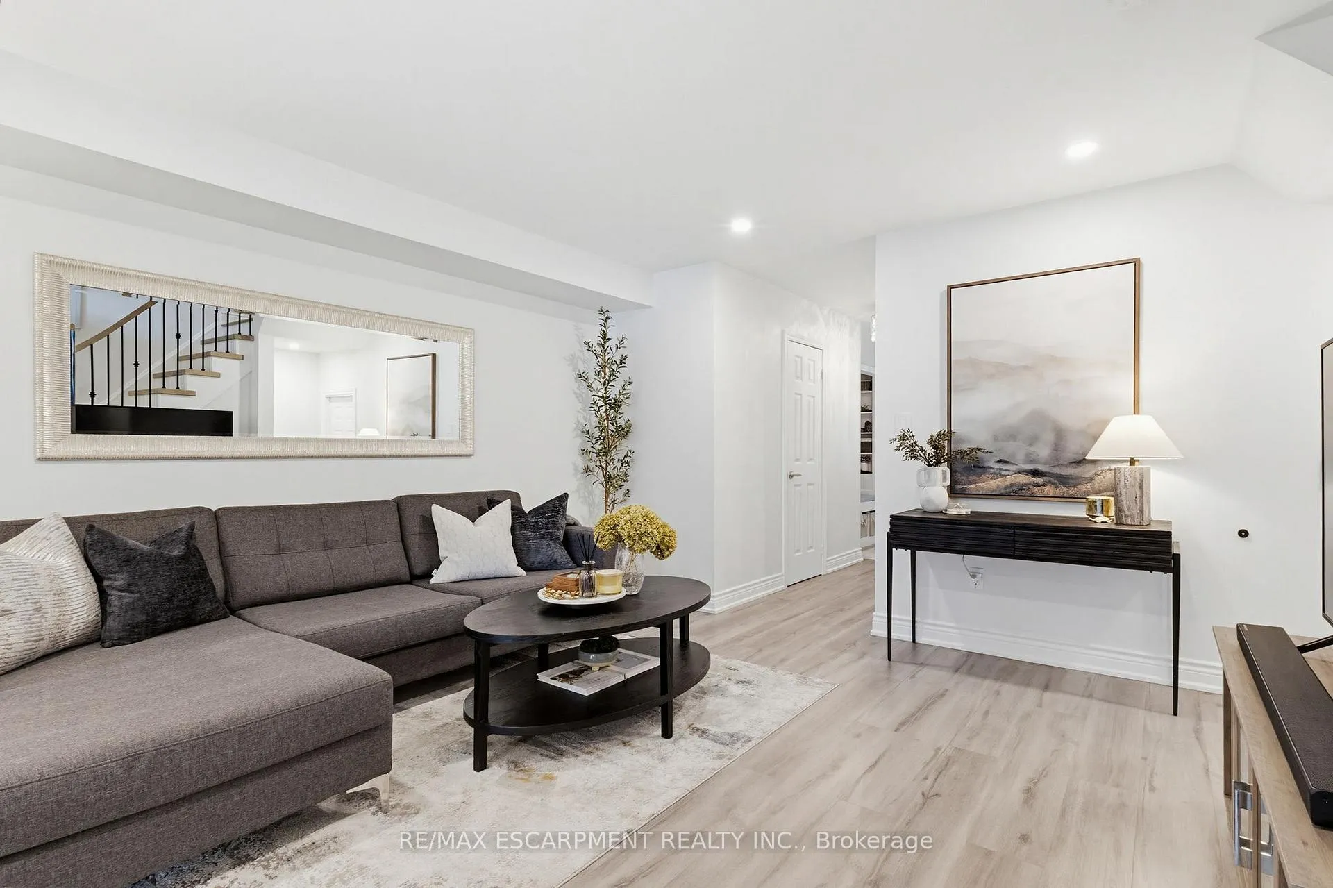 Photo 9 of Unit 38, 5555 Prince William Drive, Burlington, Appleby — HOMEH