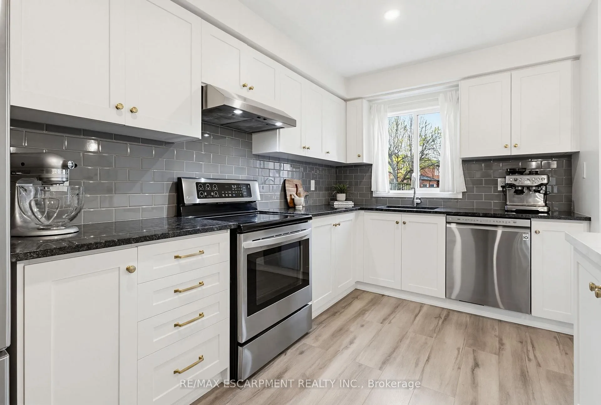 Photo 12 of Unit 38, 5555 Prince William Drive, Burlington, Appleby — HOMEH