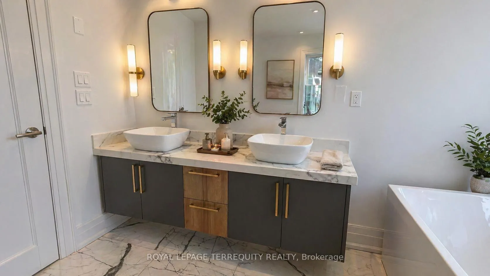 Photo 11 of 45 Seaton Drive, Aurora, Aurora Highlands — HOMEH