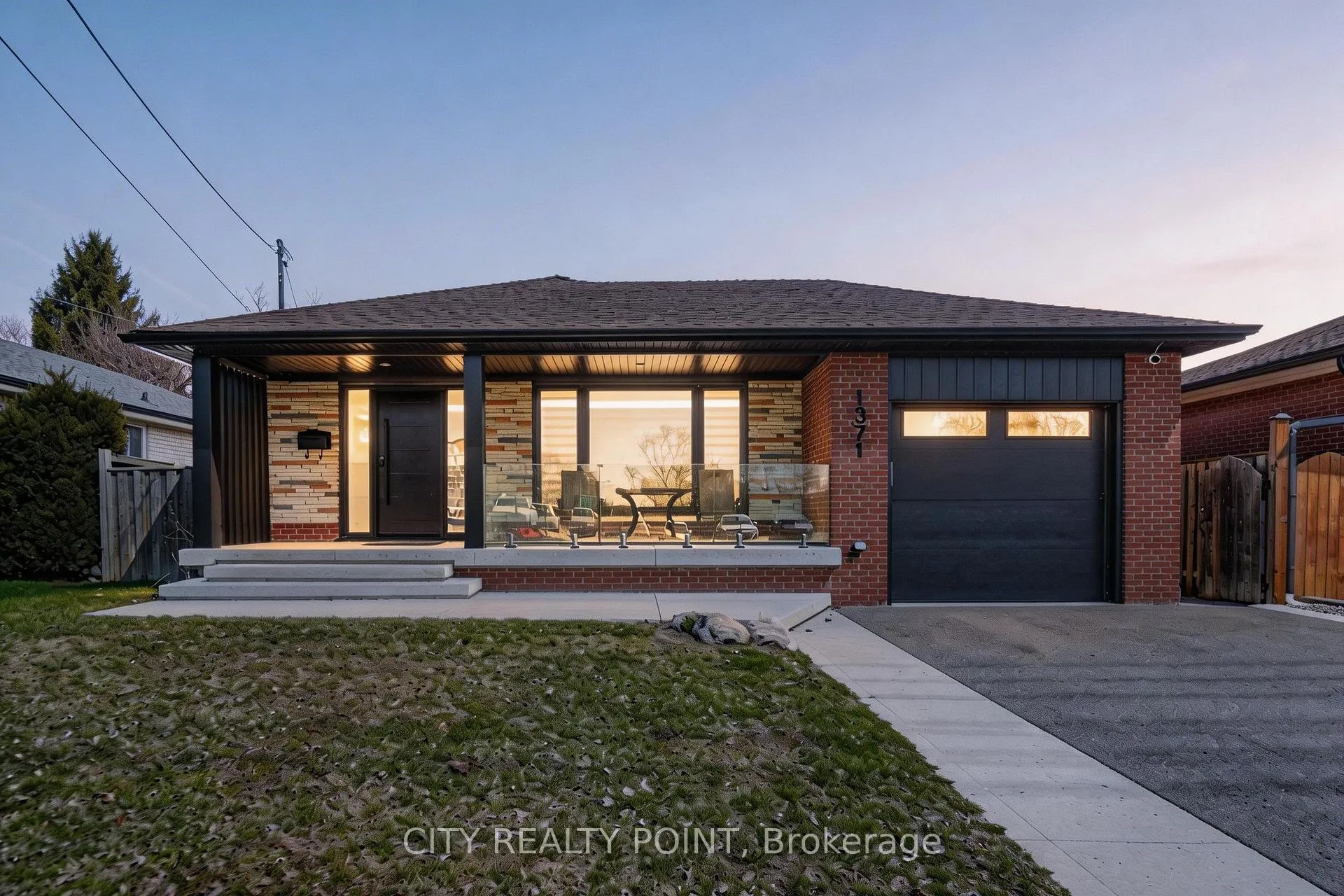 Photo 1 of 1371 Ogden Avenue, Mississauga, Lakeview — HOMEH