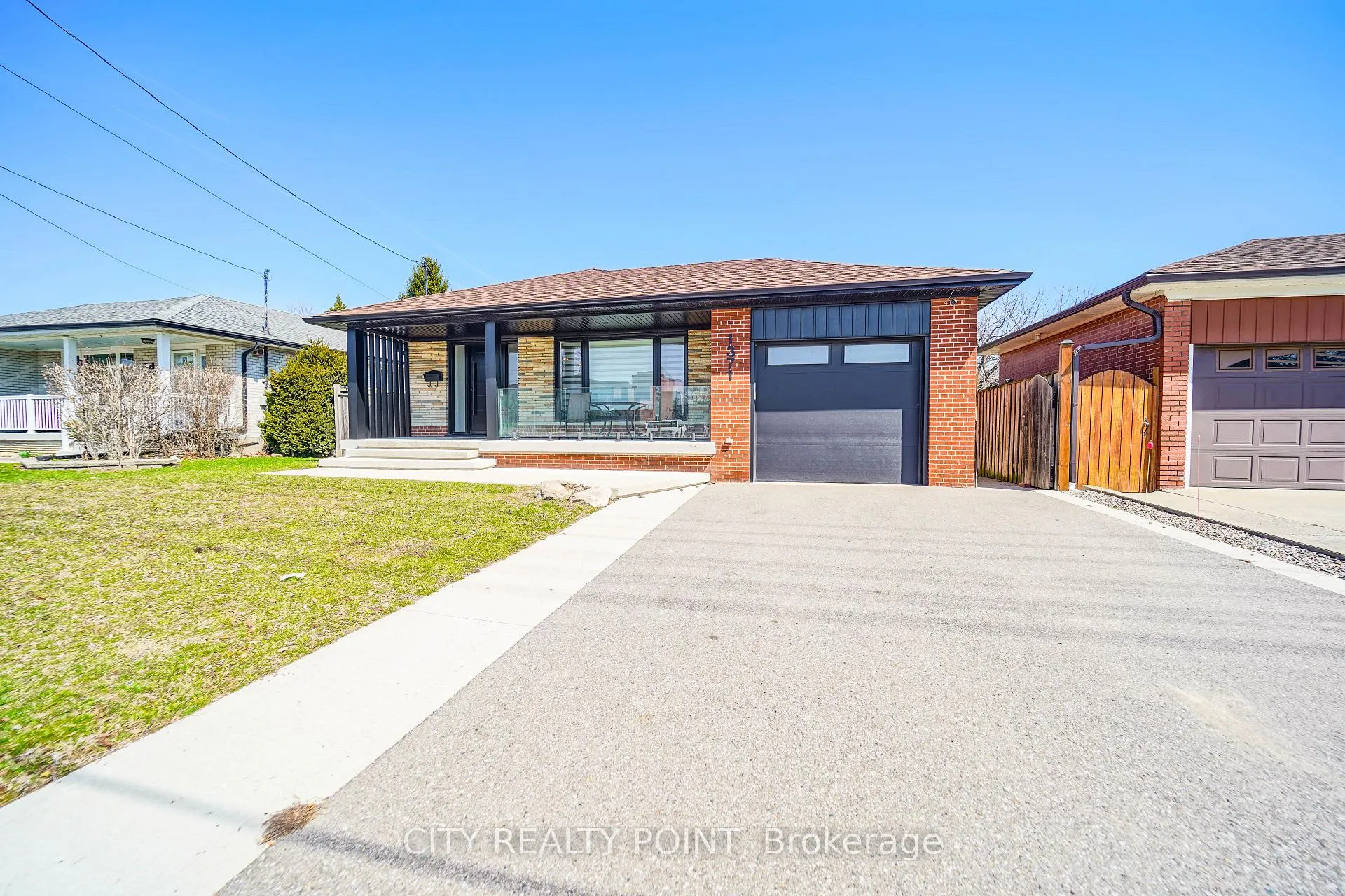 Photo 4 of 1371 Ogden Avenue, Mississauga, Lakeview — HOMEH